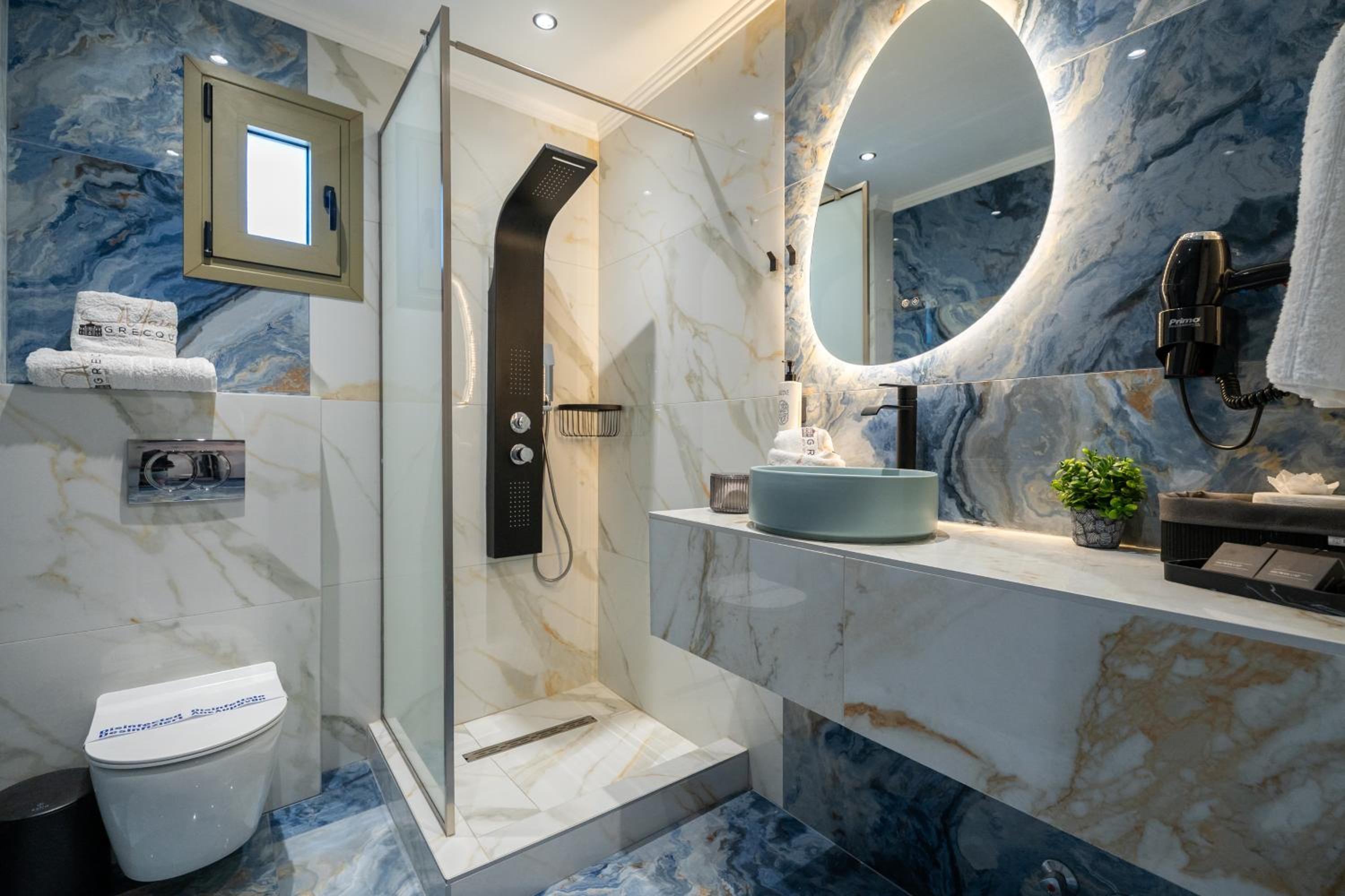Luxury Quadruple Room - Photo 23
