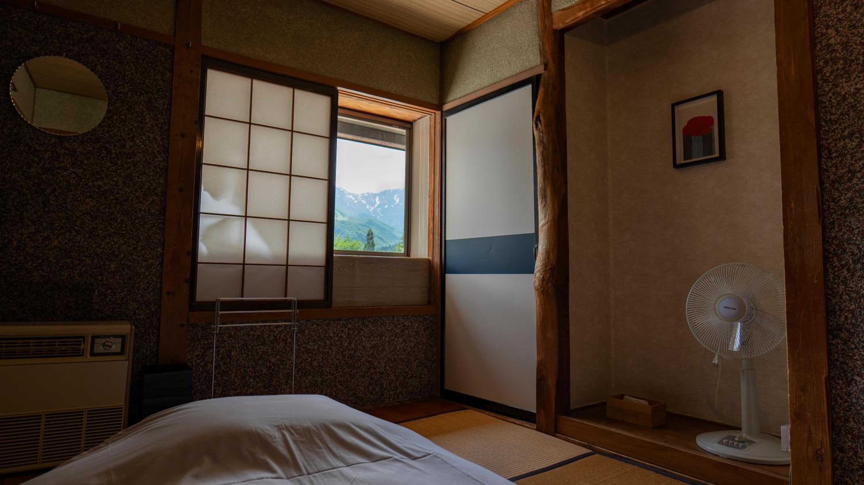 Single Room with Mountain View
