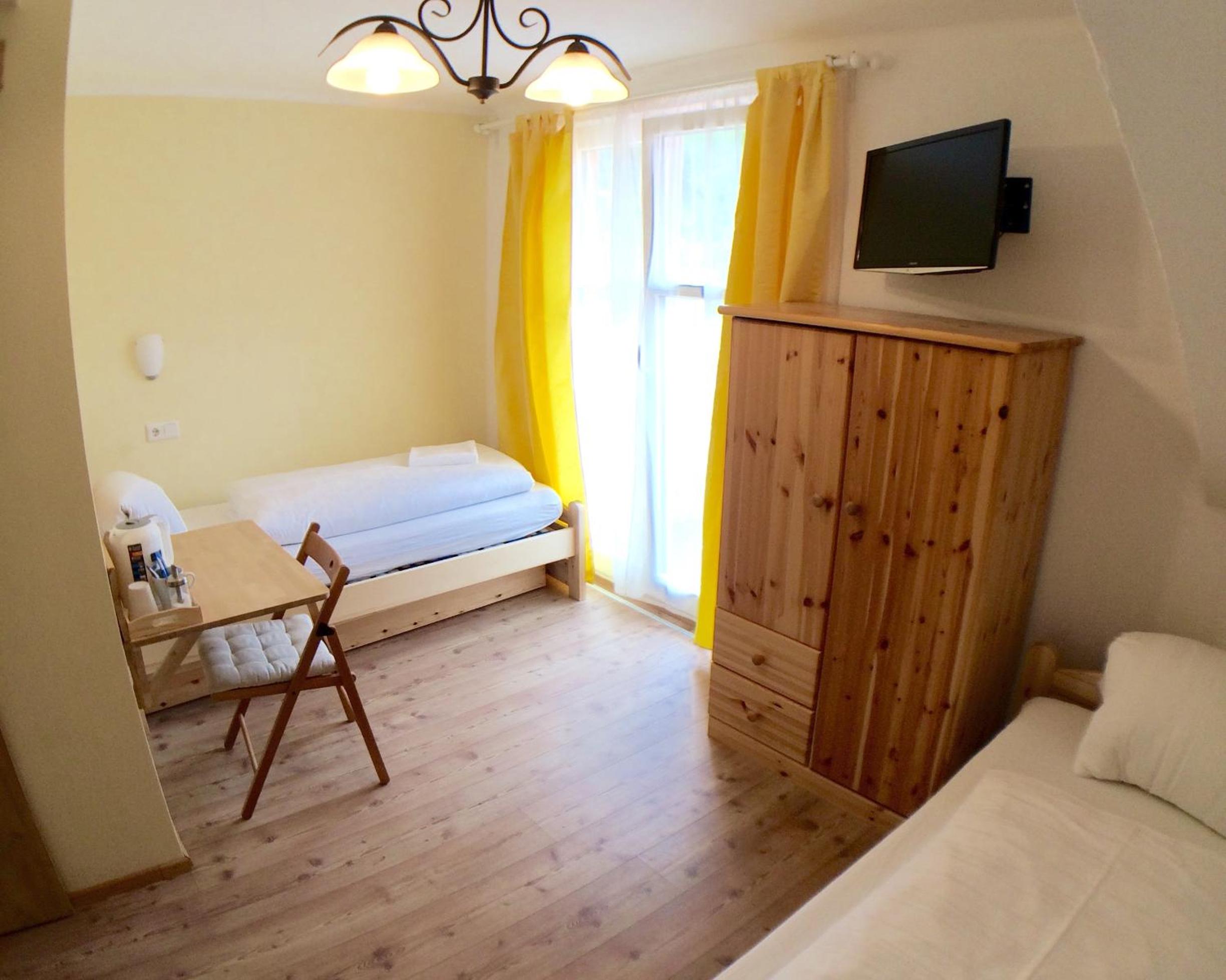 Small Double or Twin Room photo 1