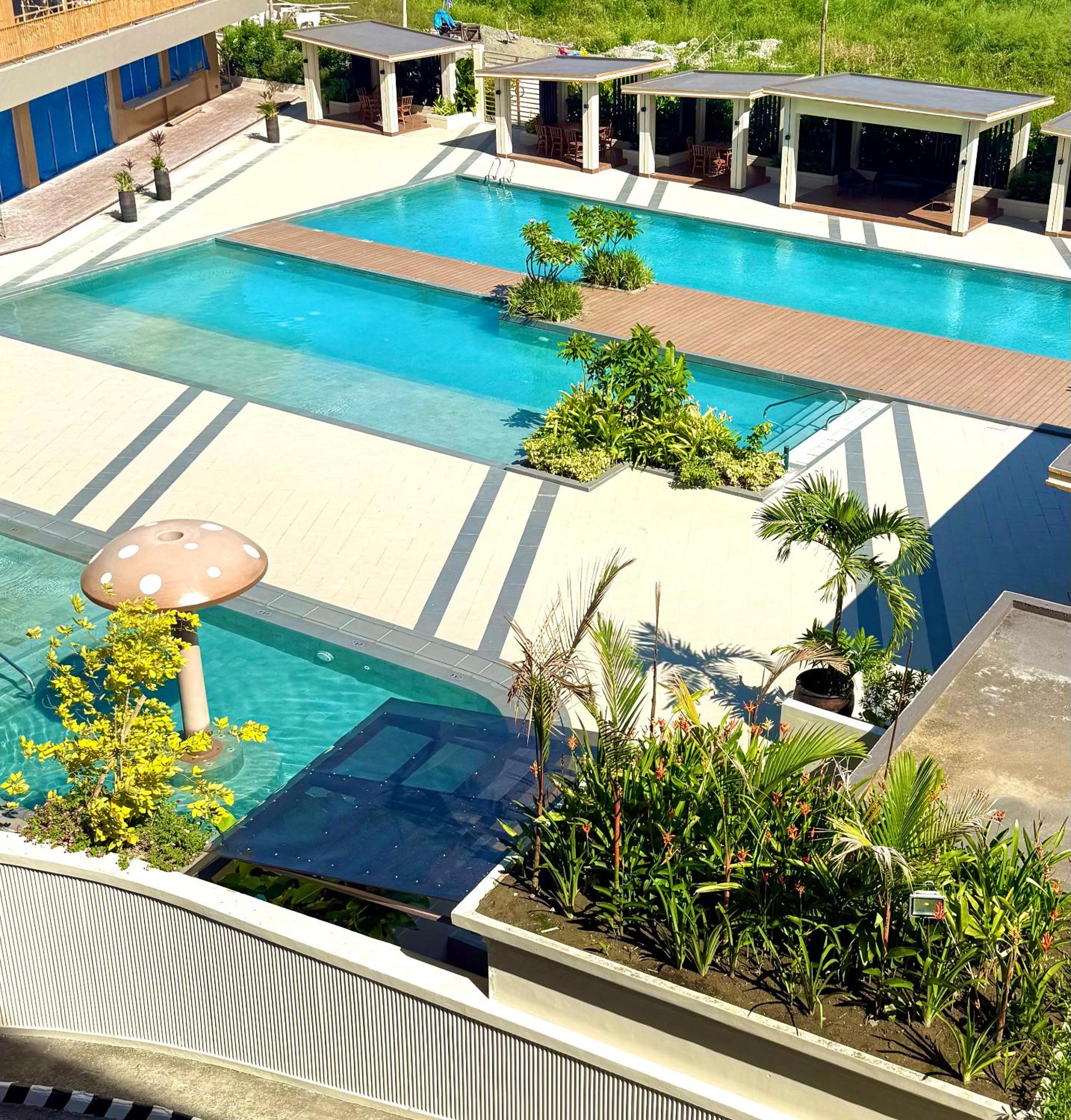 Deluxe Double or Twin Room with Pool View