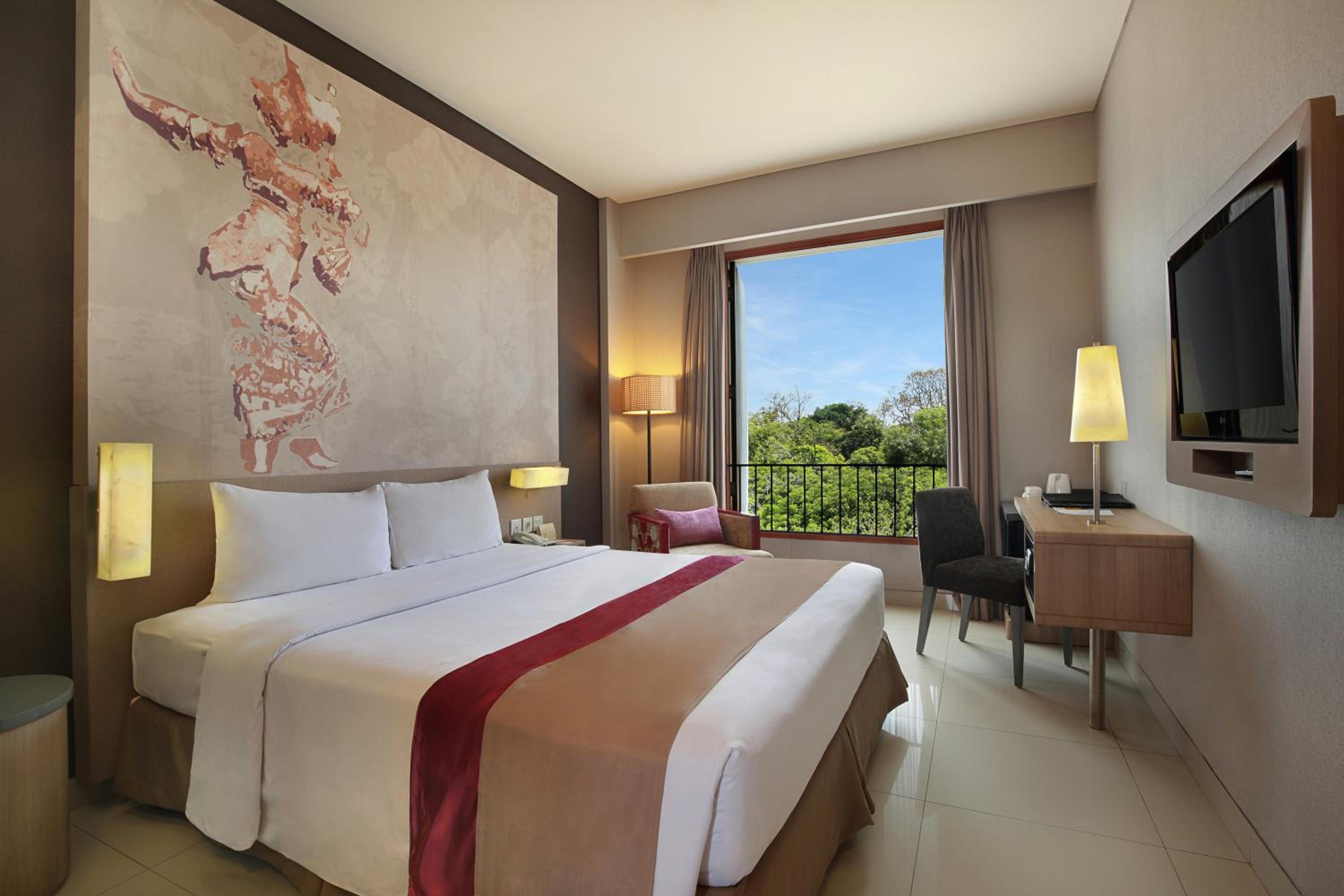 Deluxe Double Room Pool View with Free Scheduled Shuttle to Hotel’s Beach Facility photo 3
