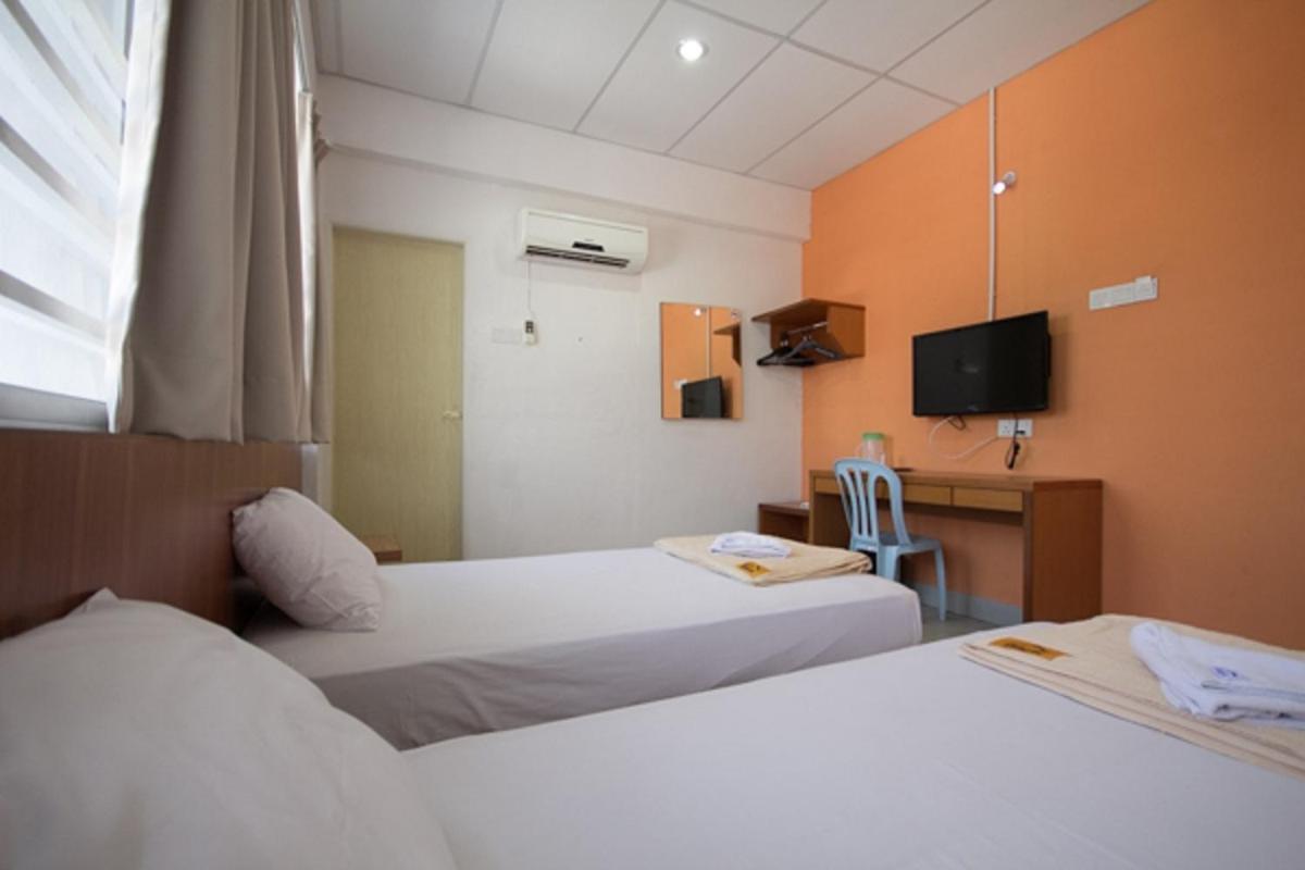 Twin Room - Photo 7