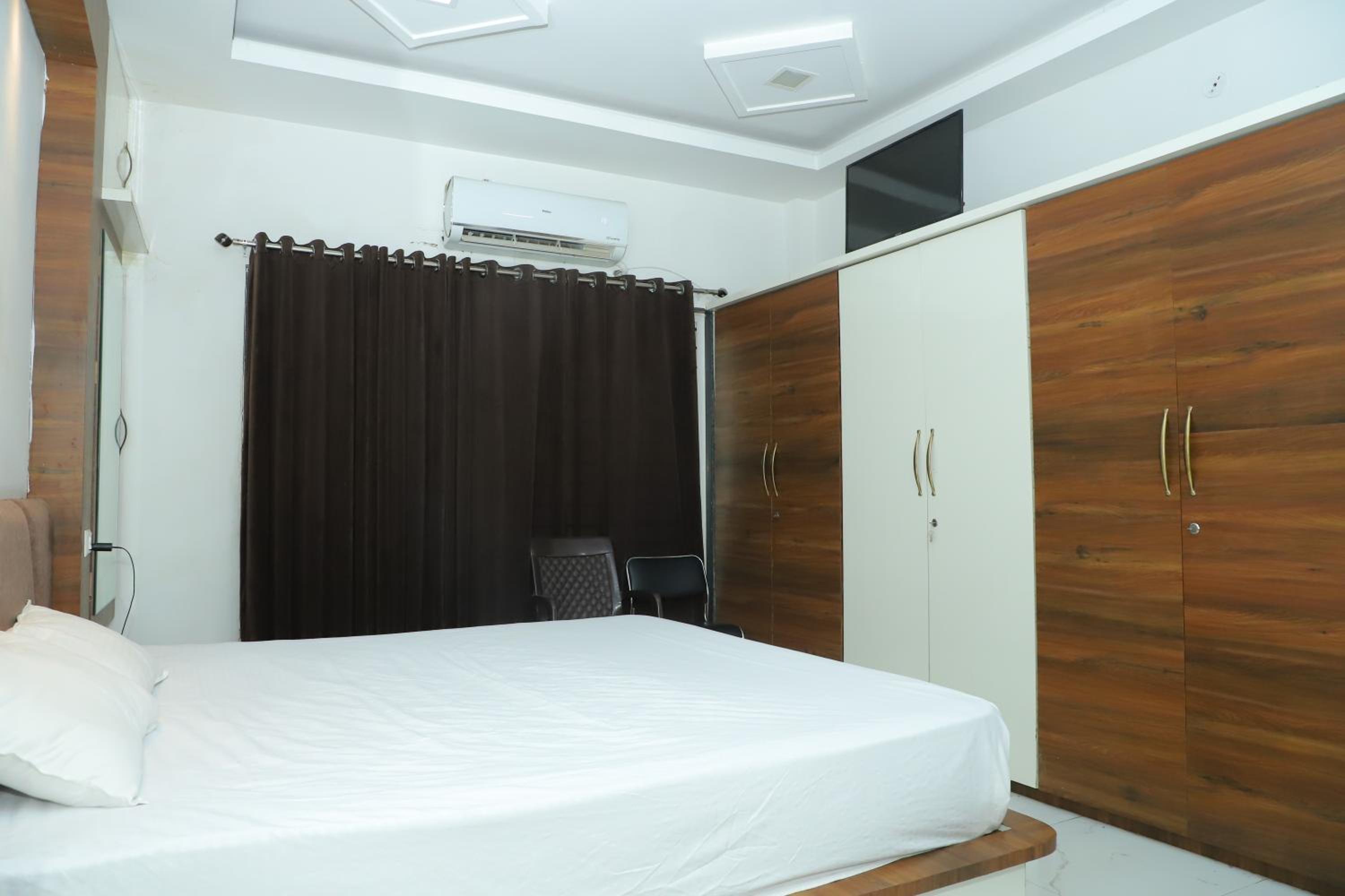 Penthouse Apartment photo 2