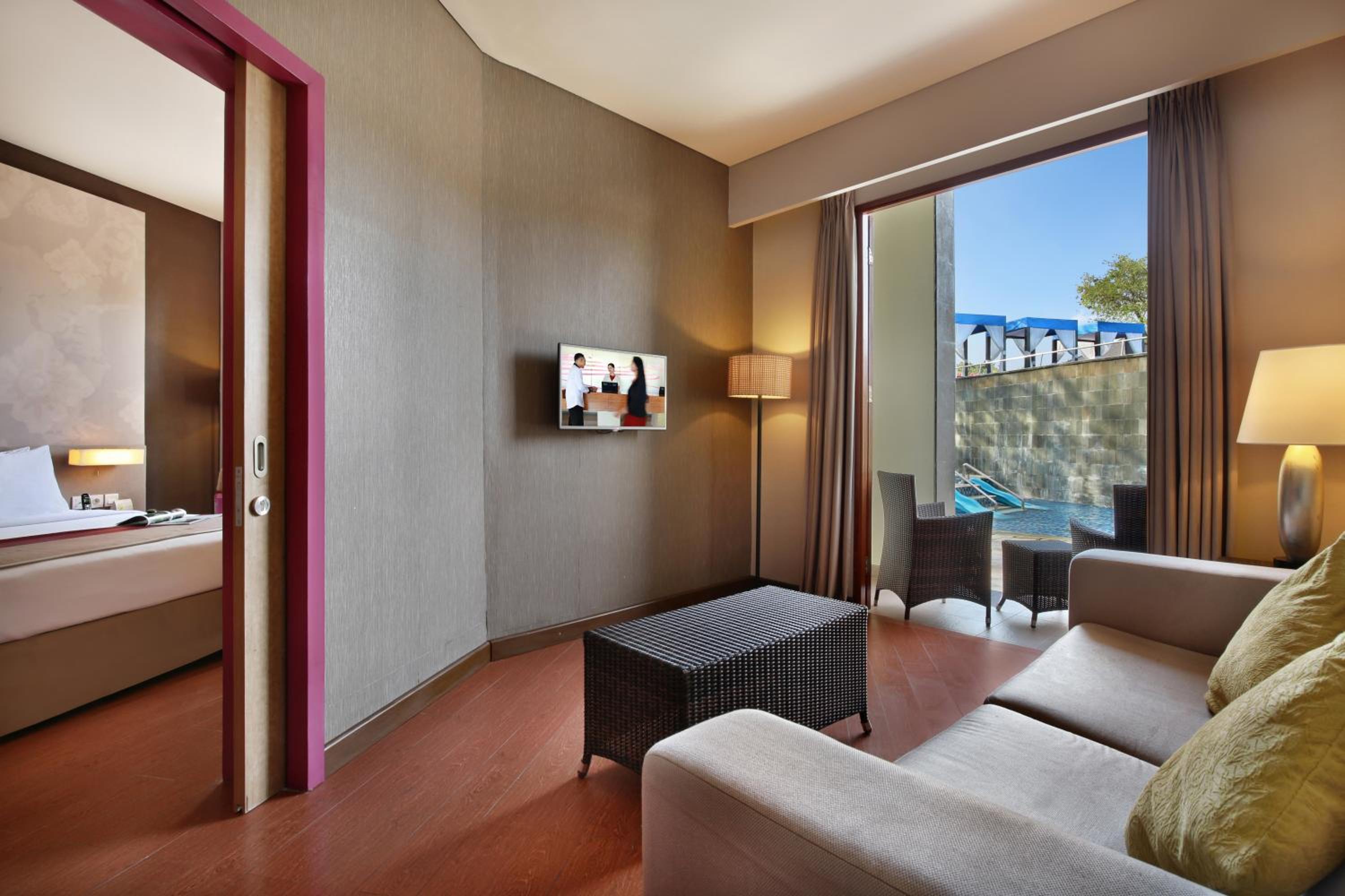 Junior Suite with One Double Bed And Sofa photo 3