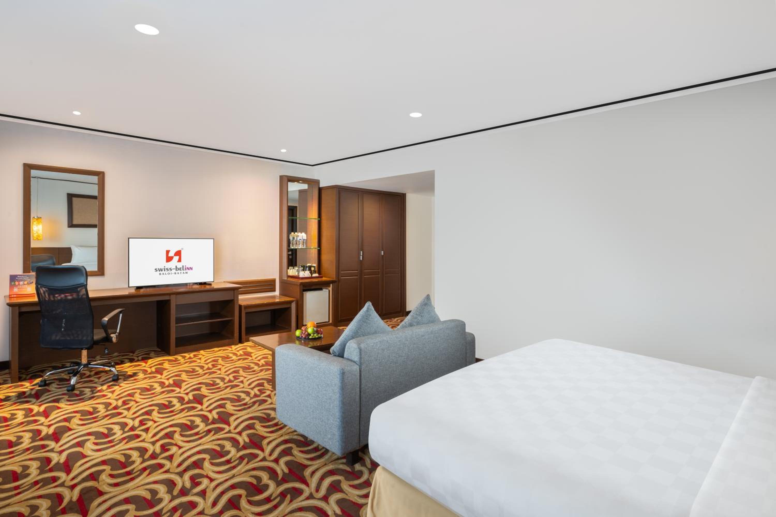 Suite - Photo 2