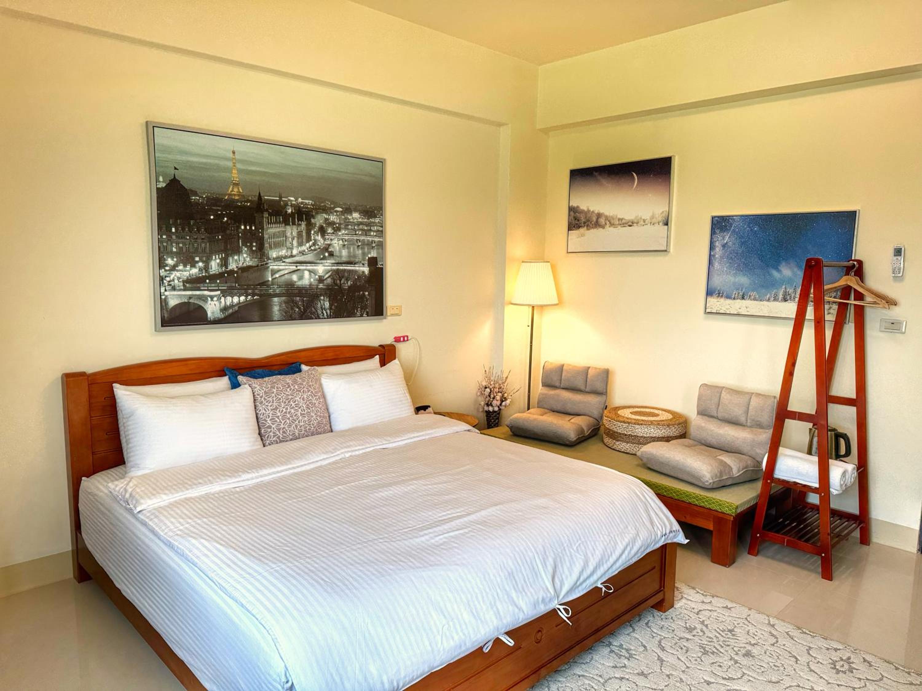 King Room with Balcony photo 1