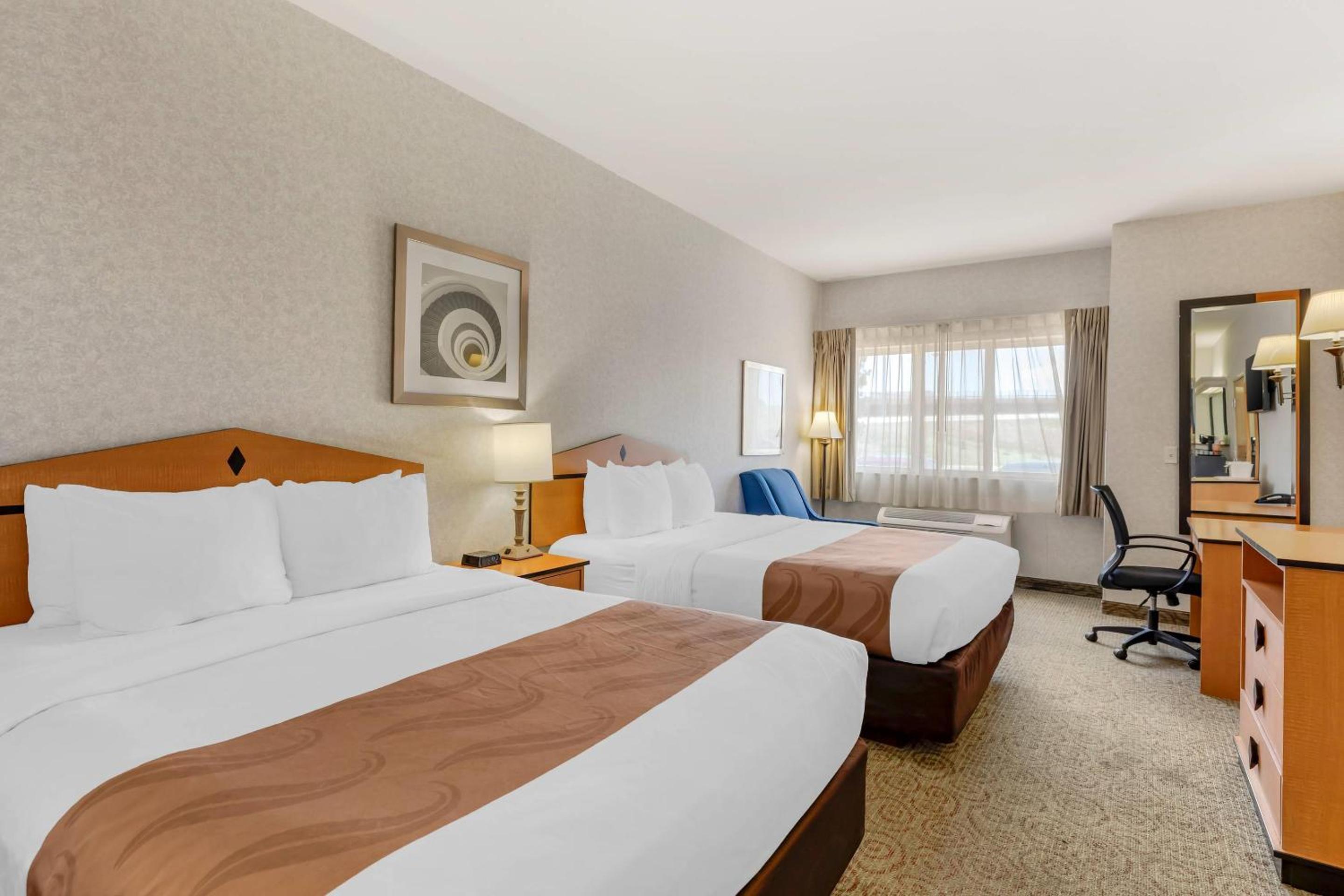 Queen Room with Two Queen Beds - Disability Access/Non-Smoking - Photo 2