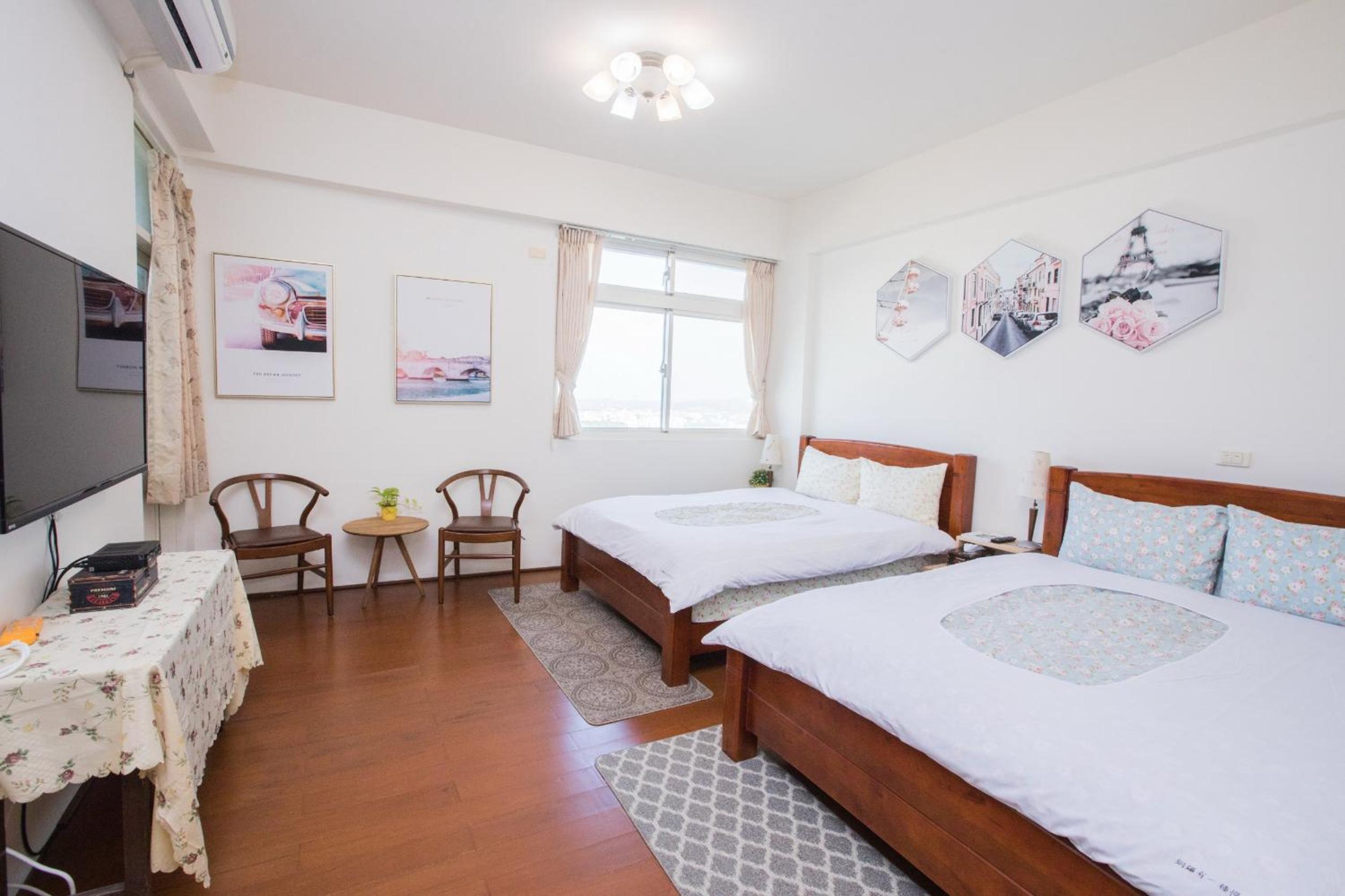 Quadruple Room with Shared Bathroom