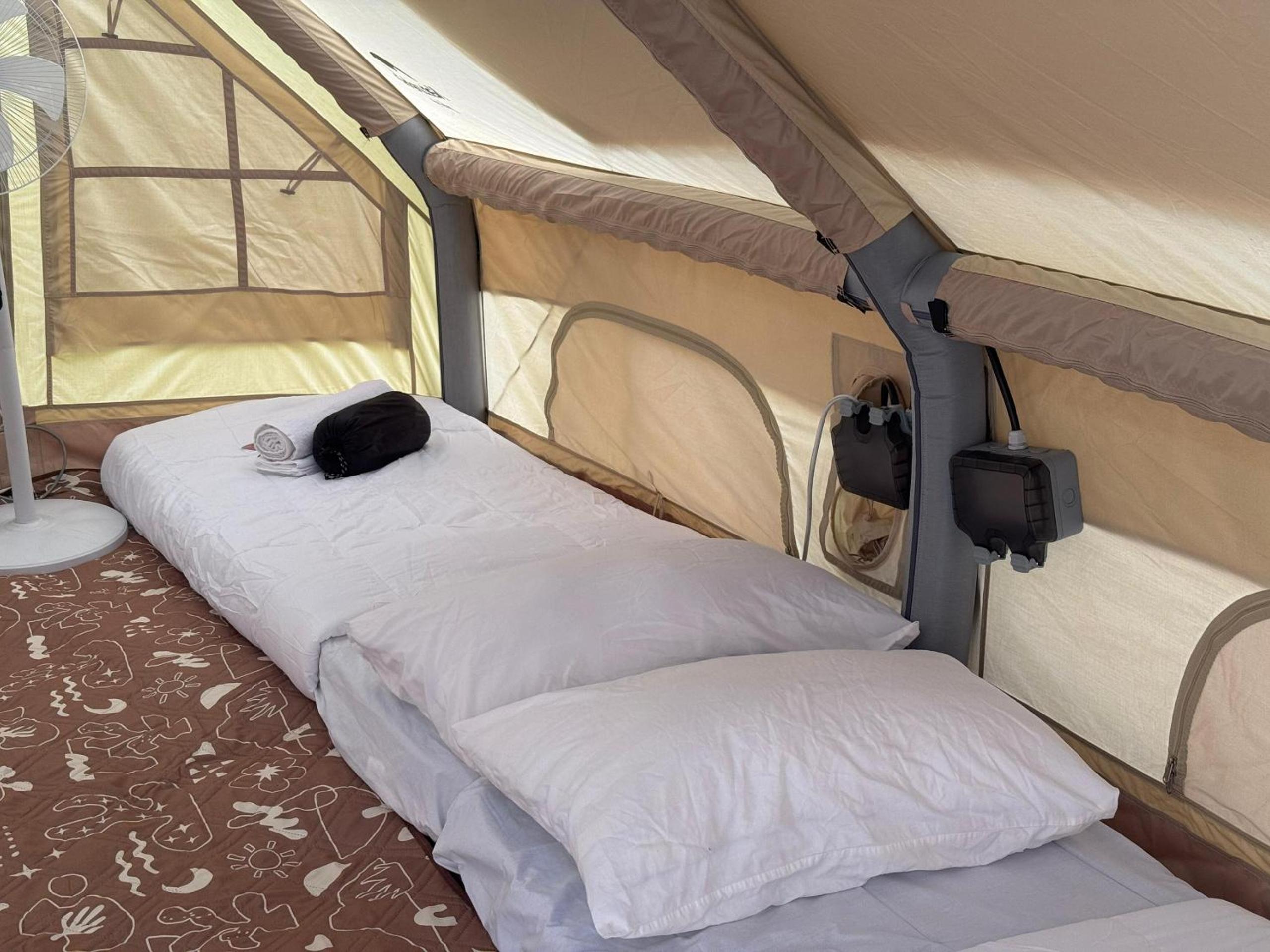 Tent - Photo 10