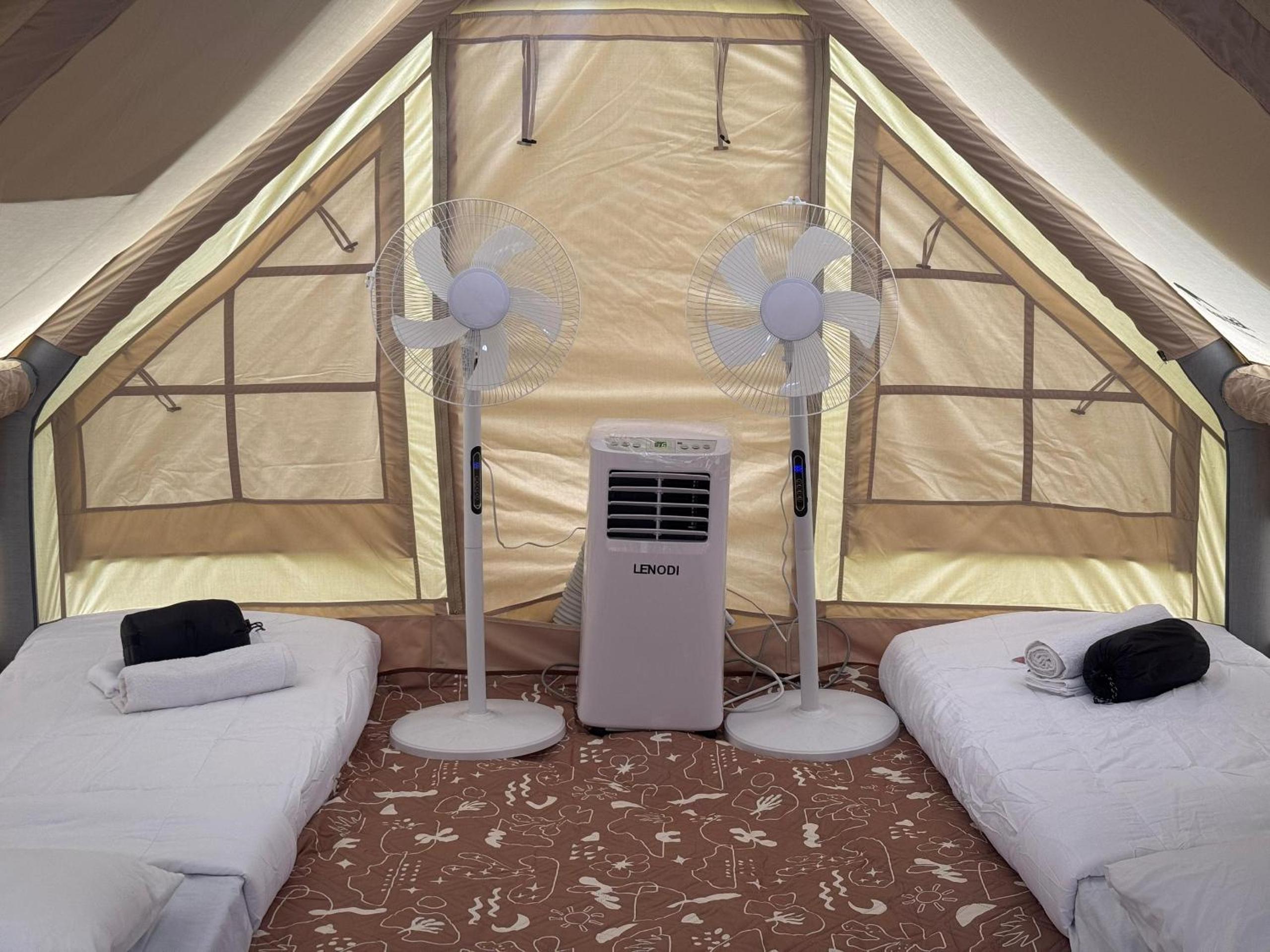 Tent - Photo 8