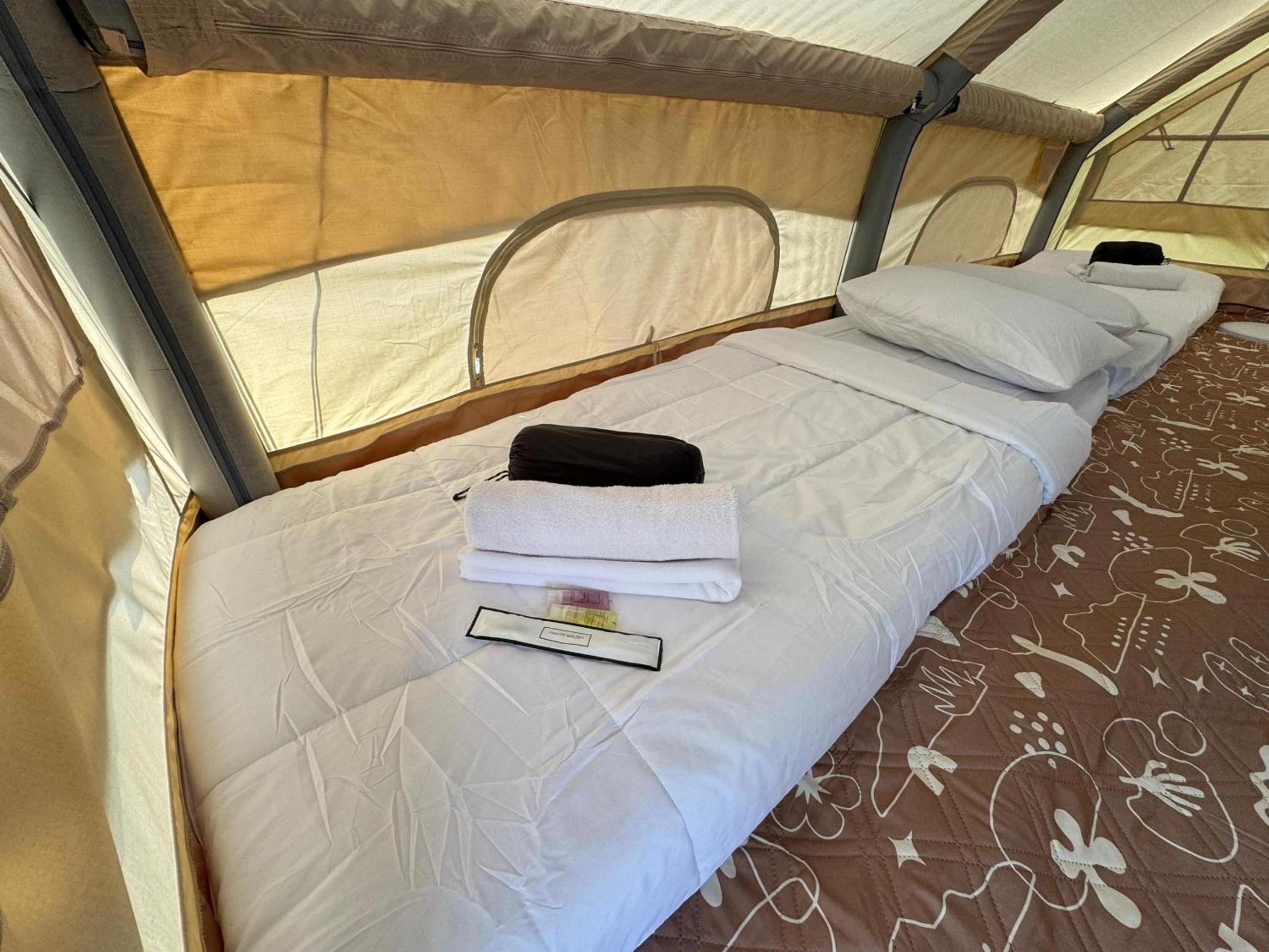 Tent - Photo 3
