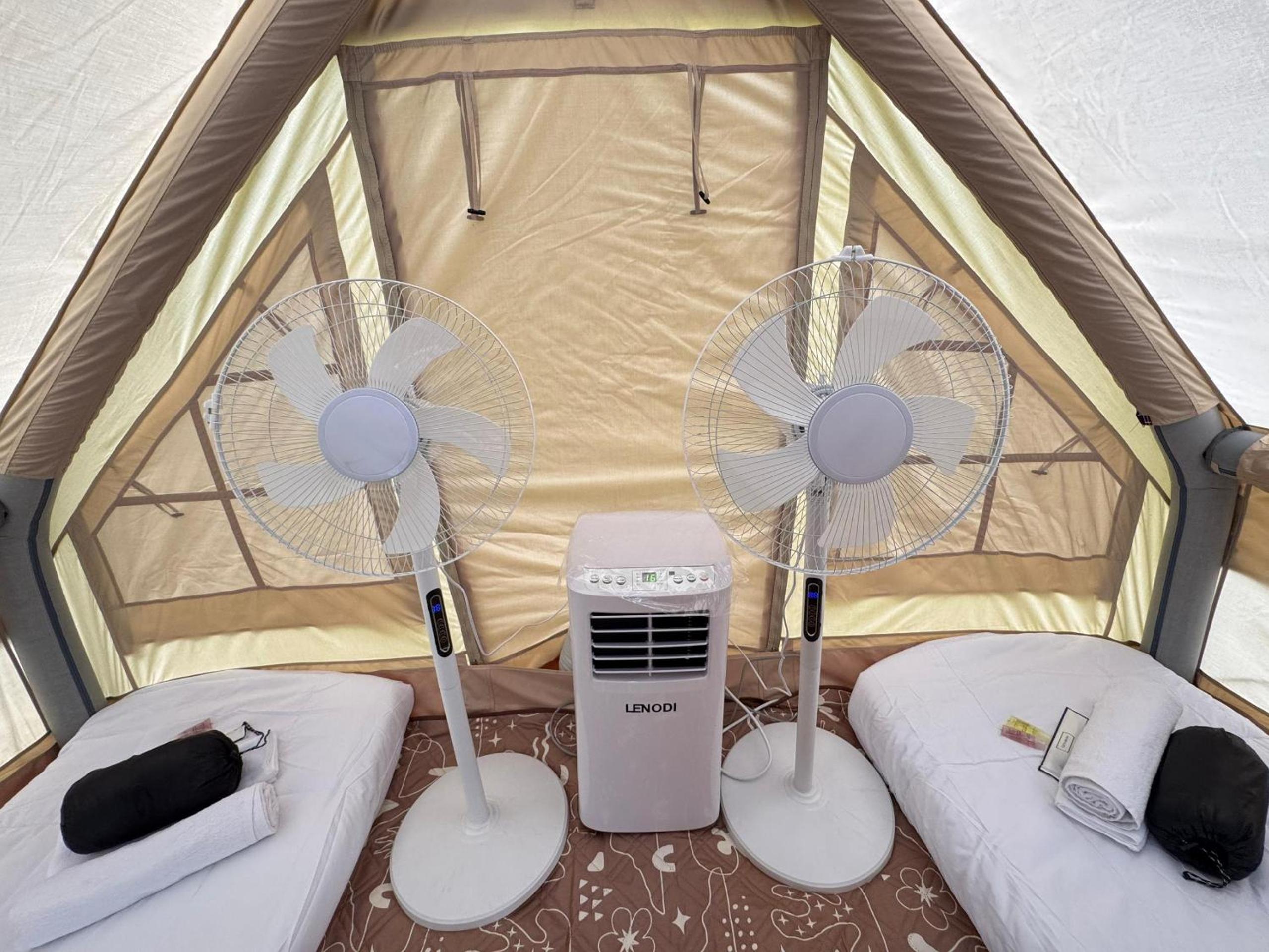 Tent - Photo 12