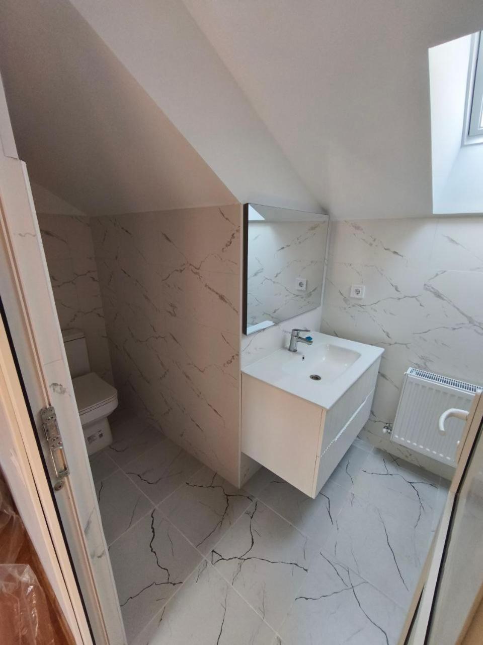 Double Room with Shared Bathroom photo 1