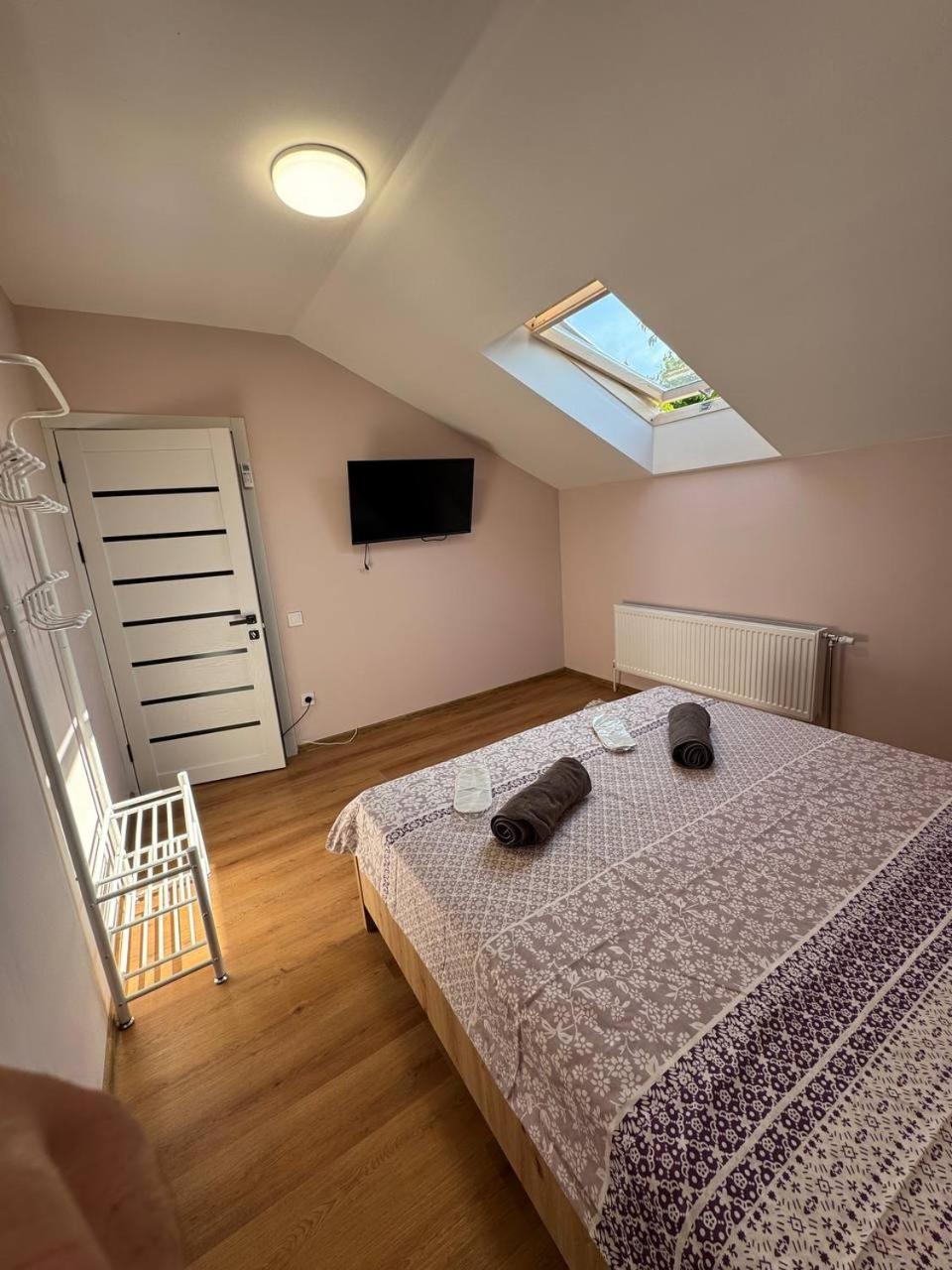 Double Room with Shared Bathroom photo 1