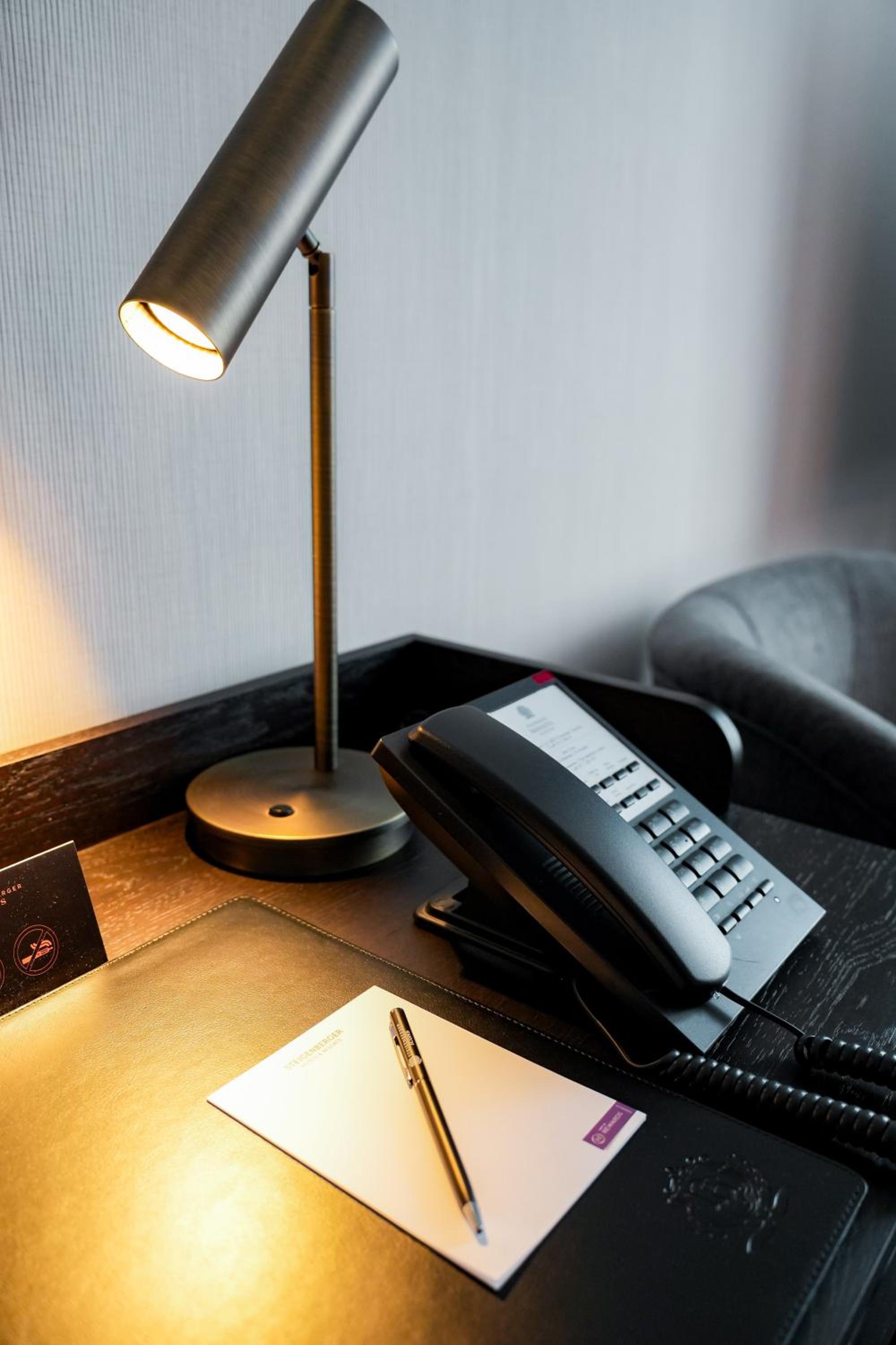 Business Room - Photo 3