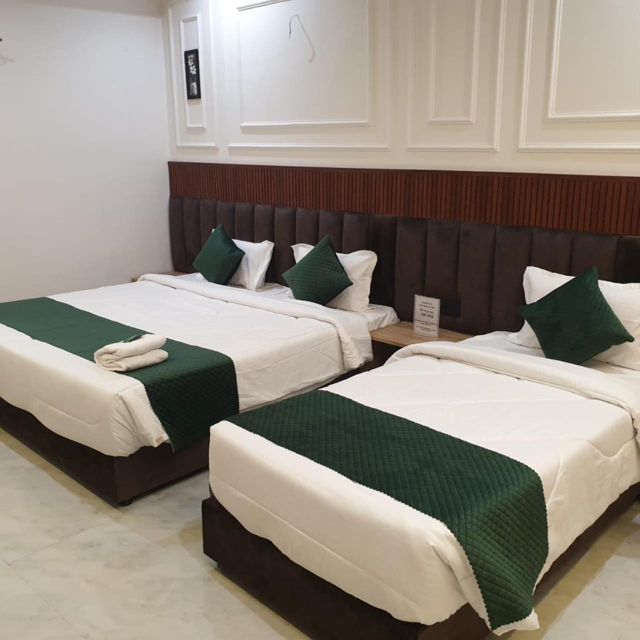 Deluxe King Room
