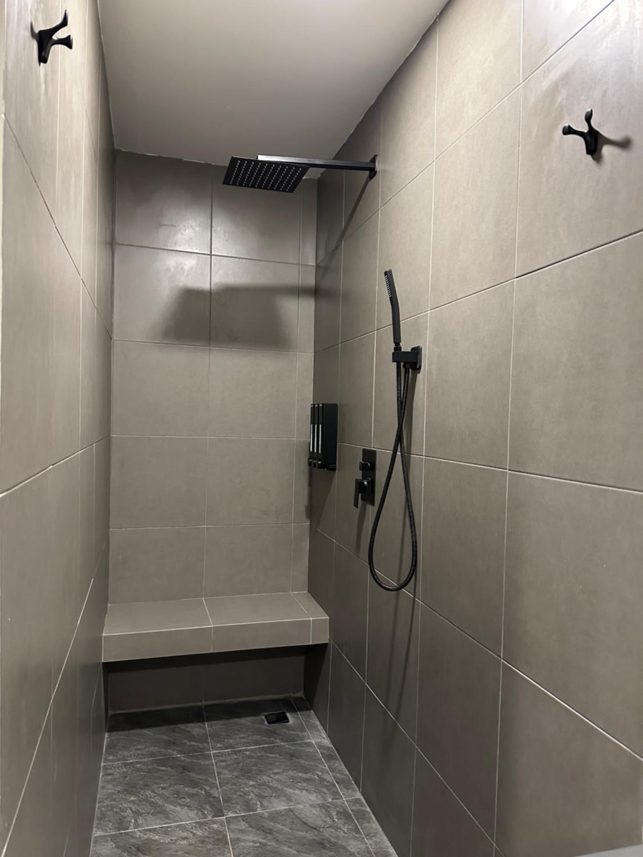 Quadruple Room with Private Bathroom photo 1