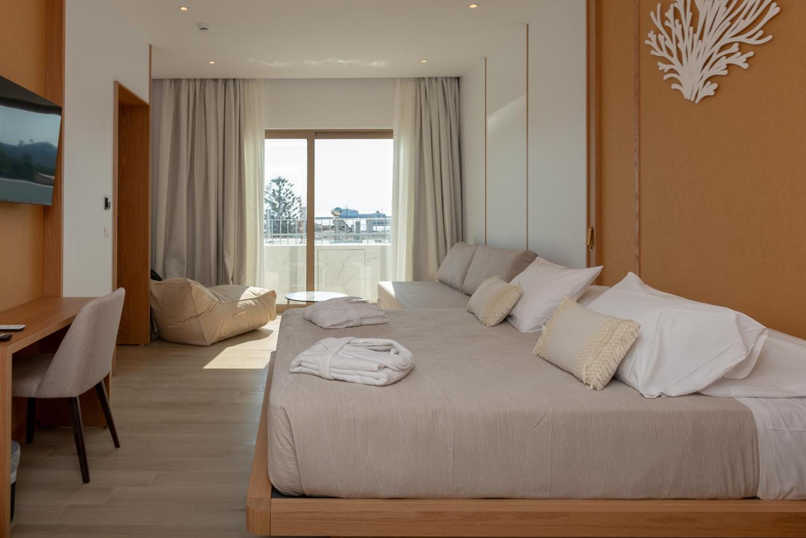Suite Rooftop with mini pool & shared terrace photo 3