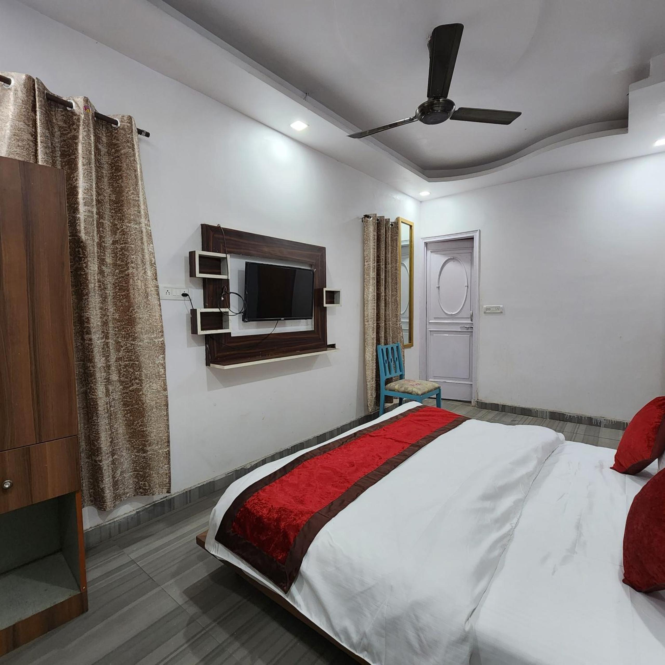 Deluxe Double Room - Photo 9