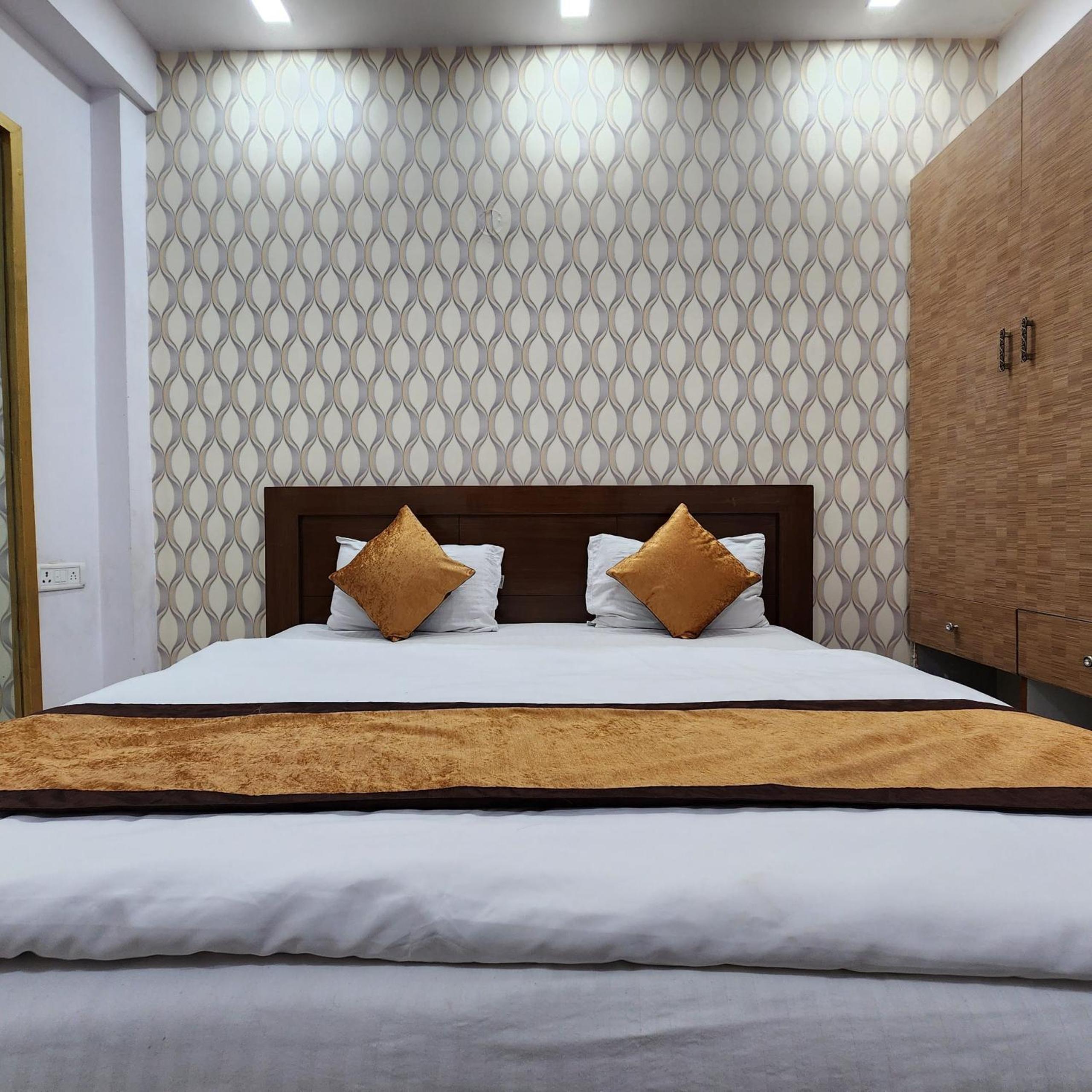 Deluxe Triple Room - Photo 9