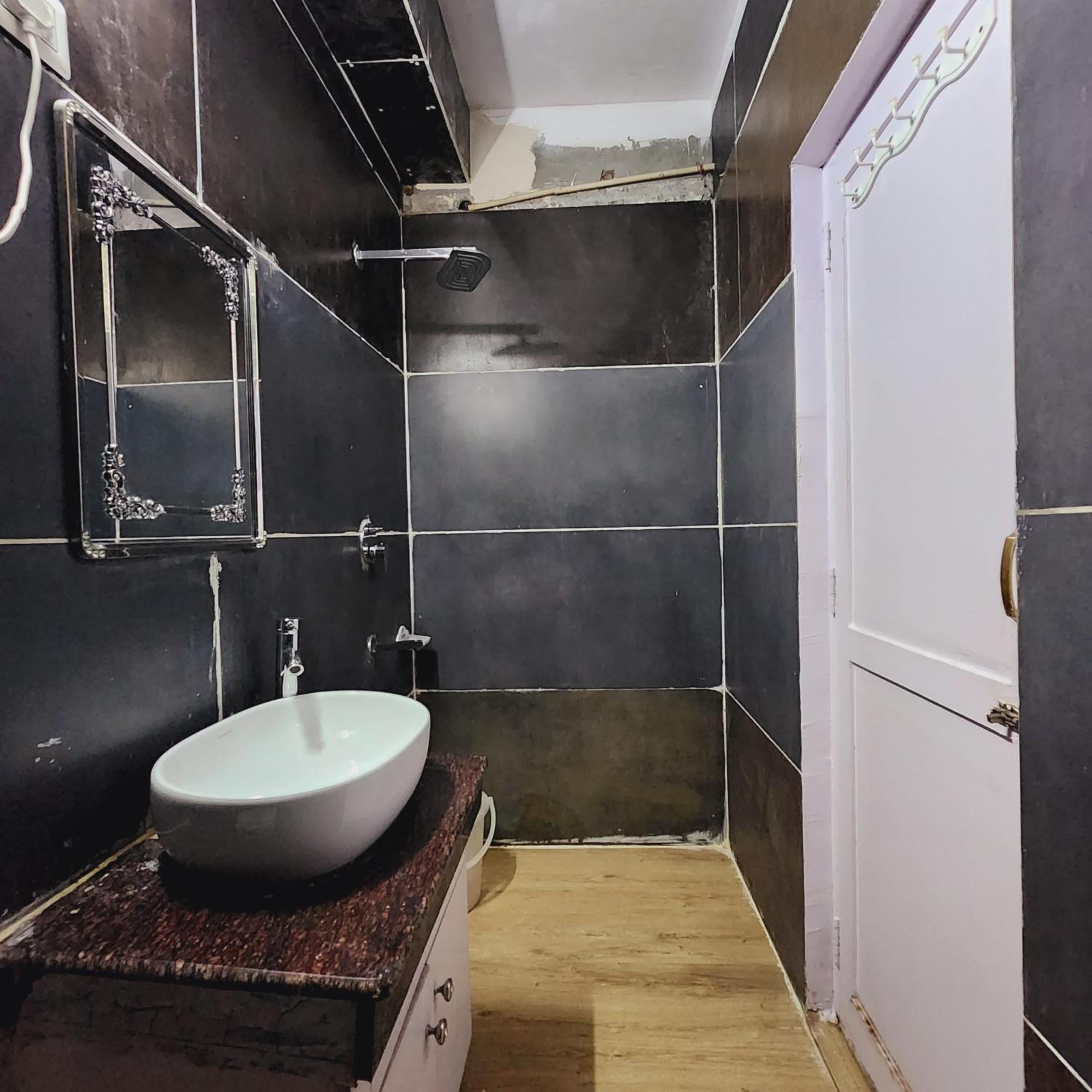 Deluxe Triple Room - Photo 12