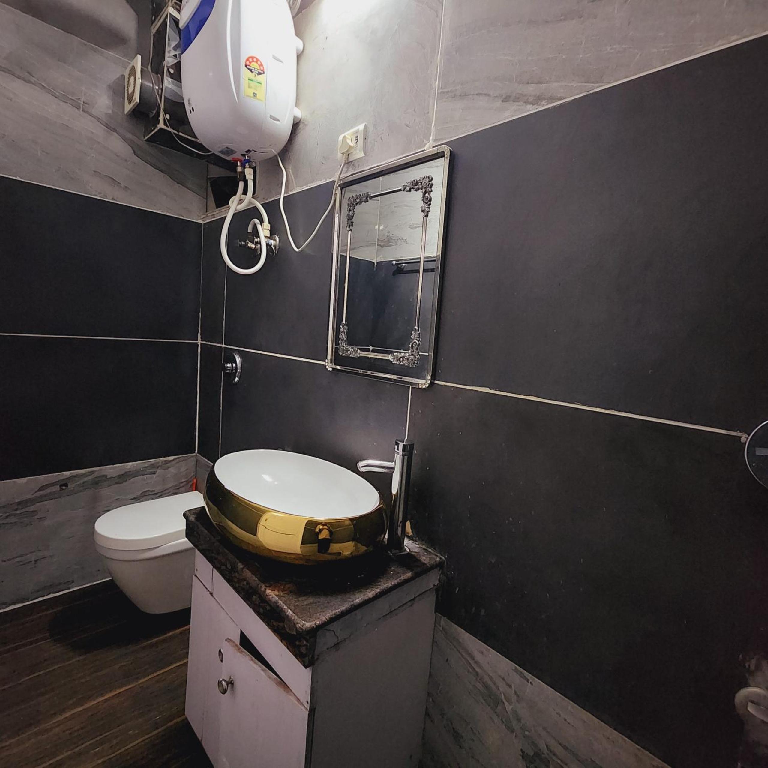 Deluxe Triple Room - Photo 11