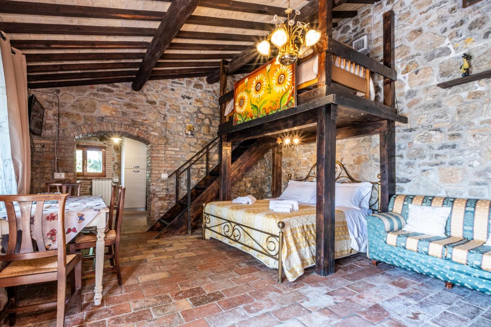One-bedroom Loft Apartment  photo 1