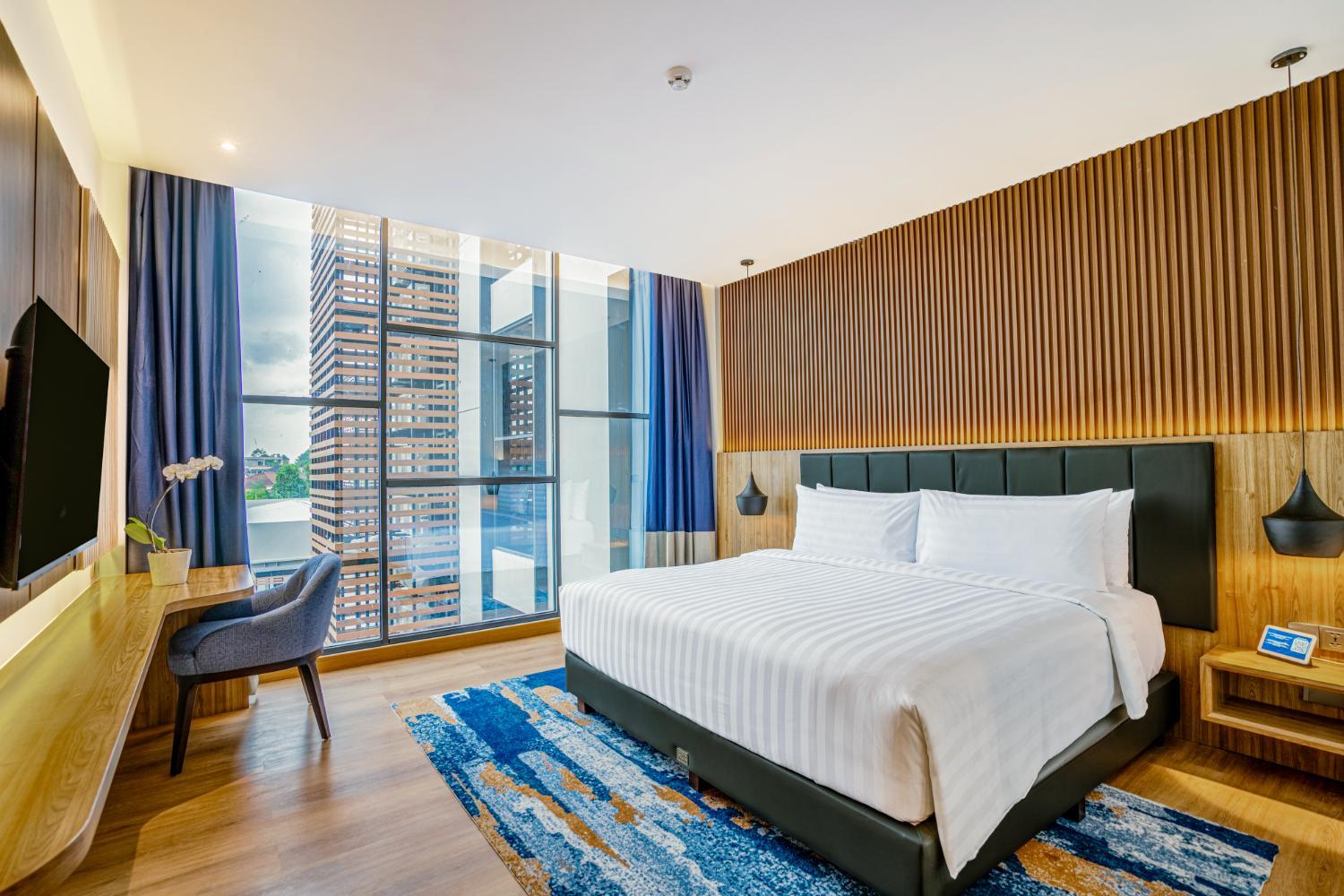Deluxe Double or Twin Room