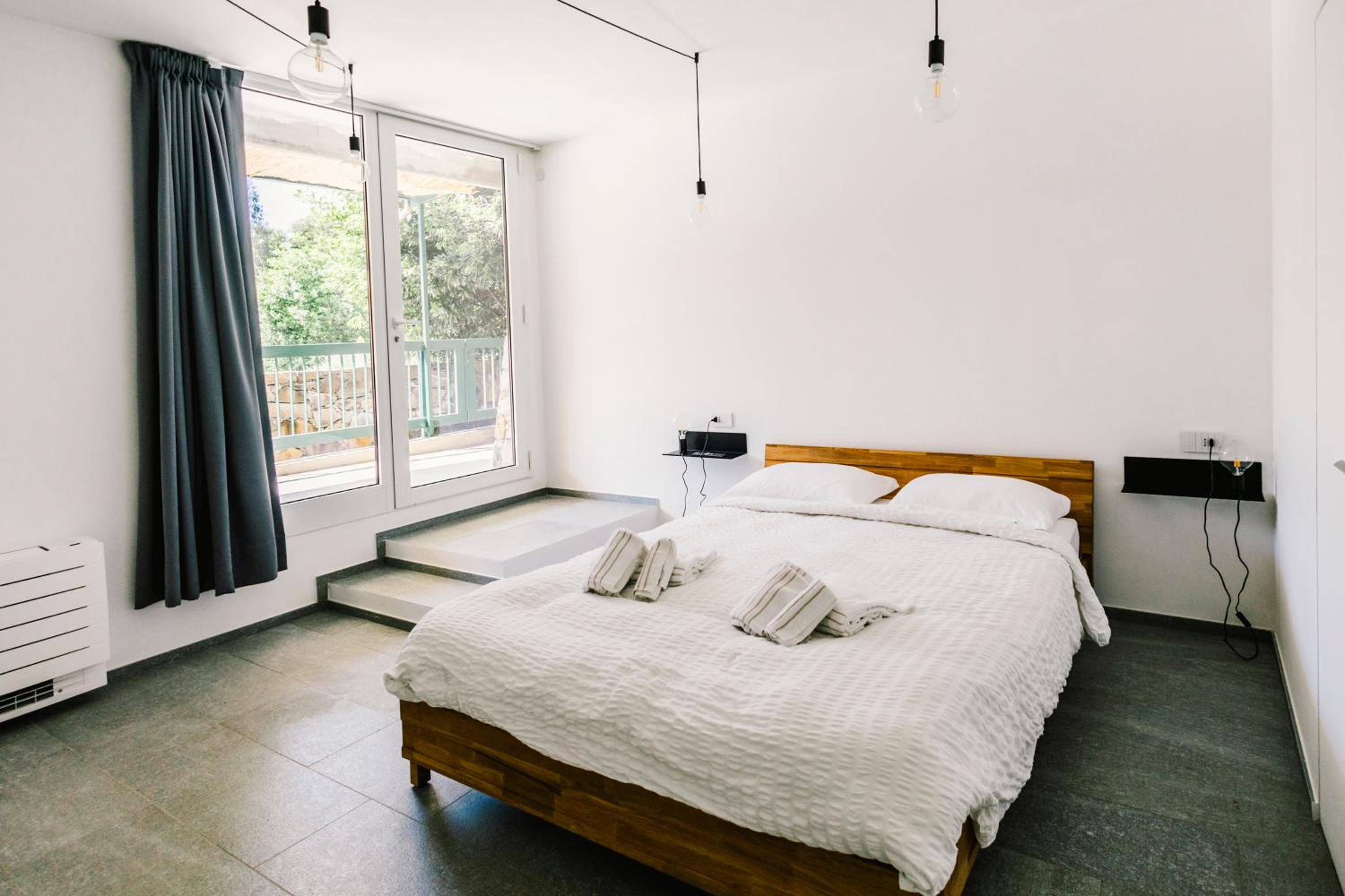 One-Bedroom Apartment with Pool View photo 2