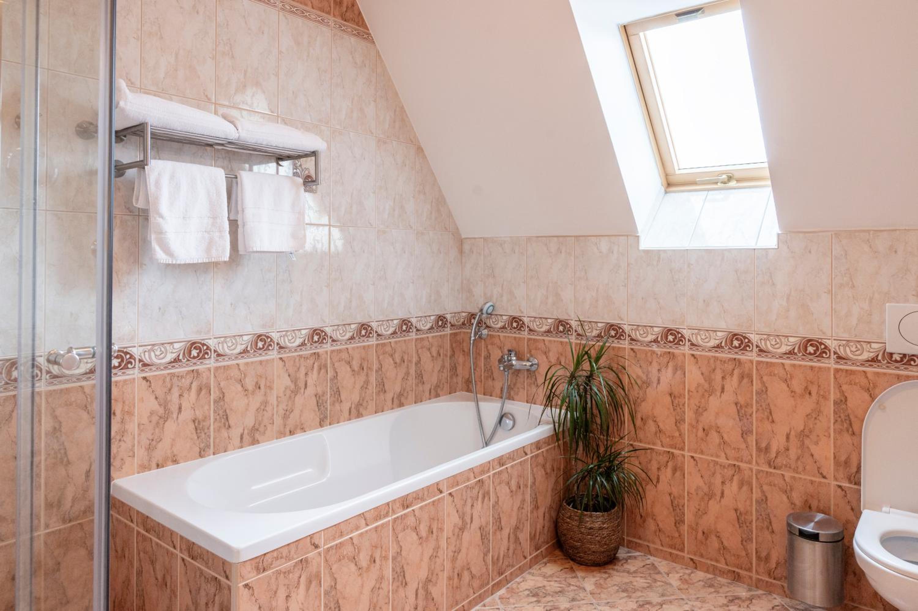 Deluxe Double Room with Balcony photo 2