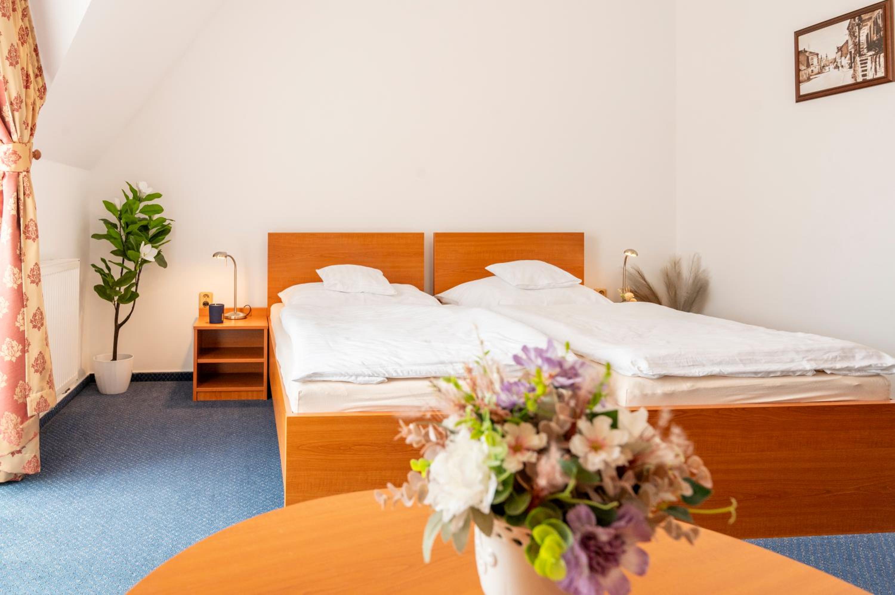 Double or Twin Room with Balcony - Photo 1