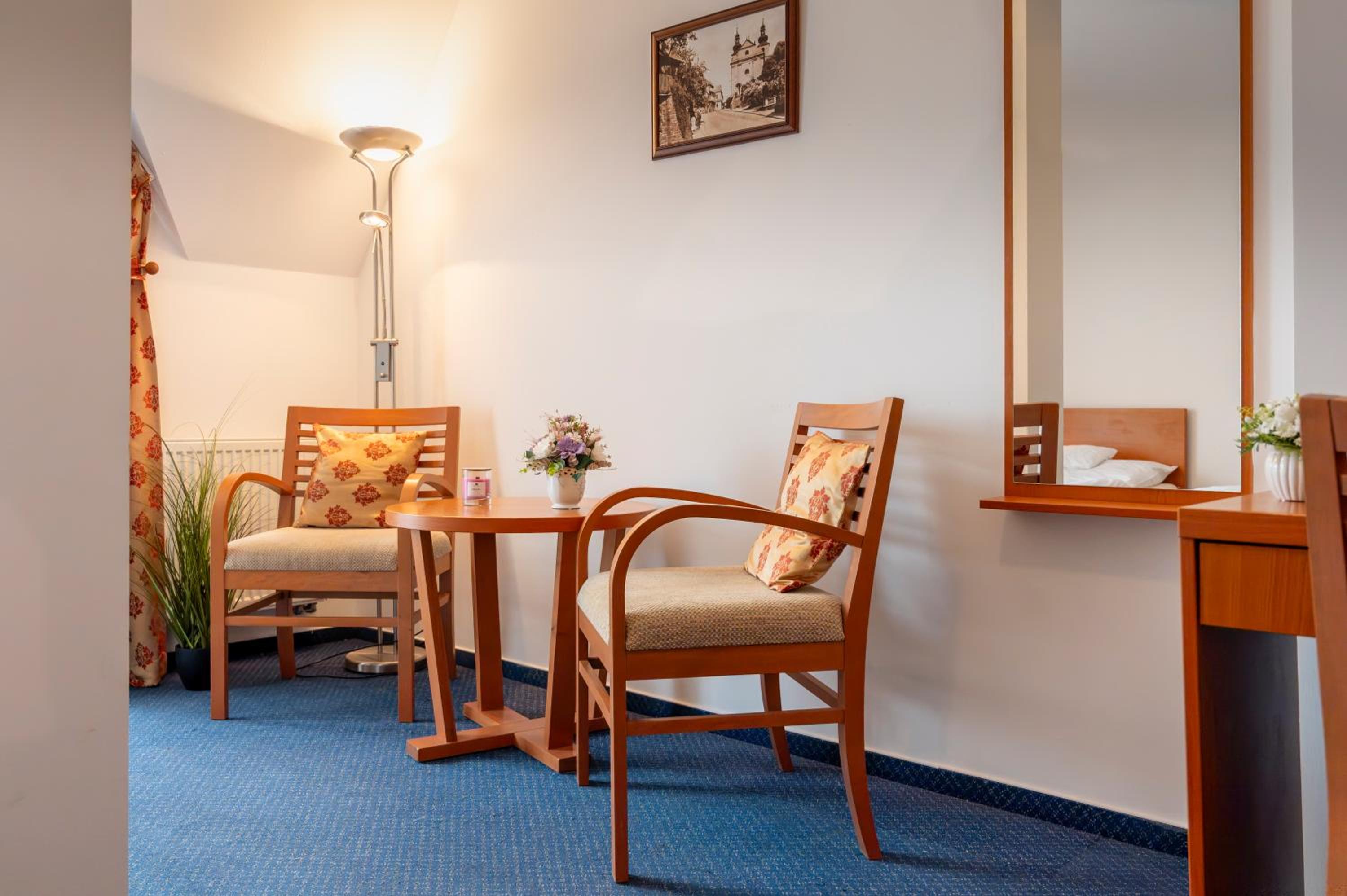 Double or Twin Room with Balcony photo 2