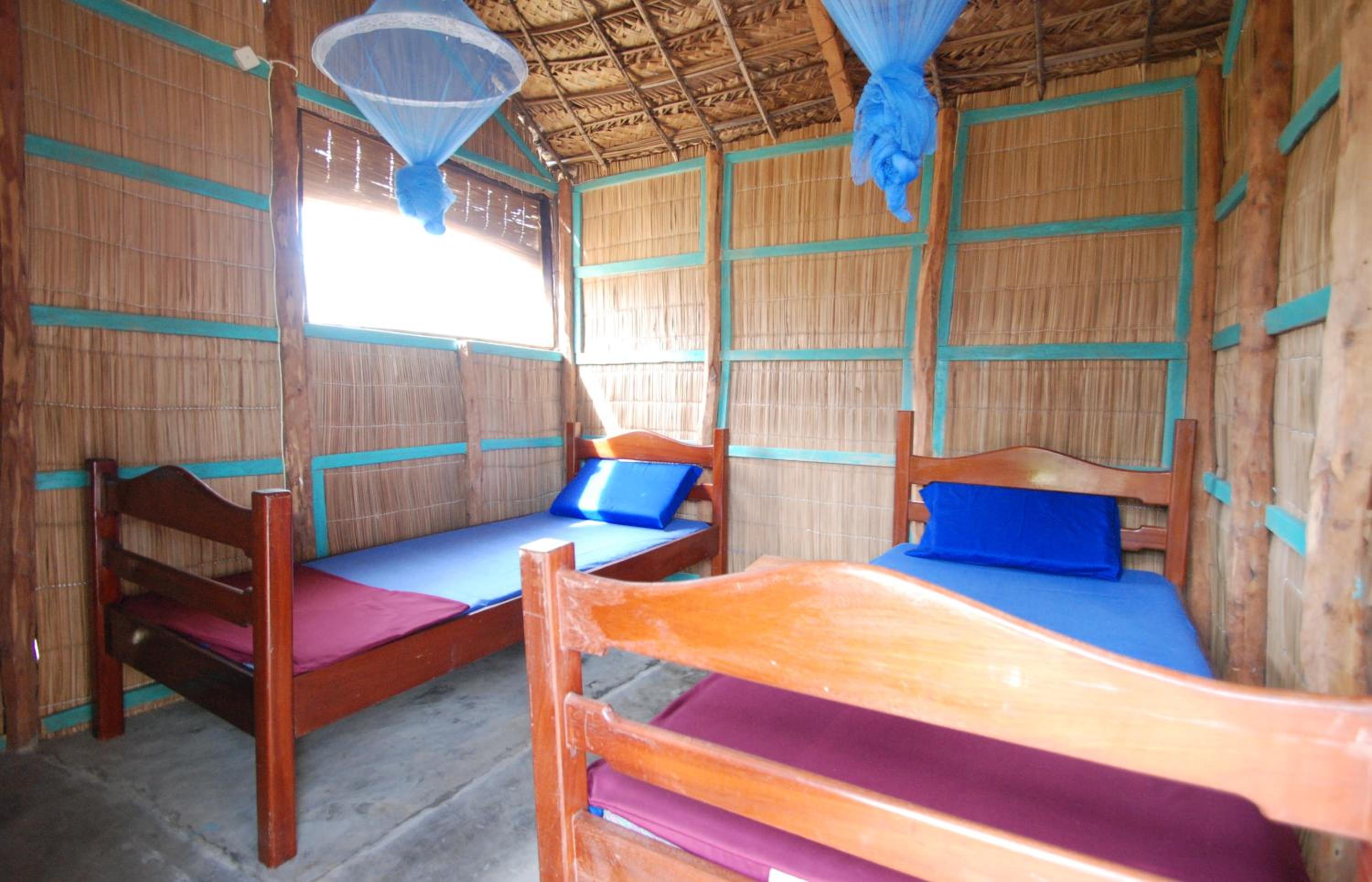Standard Twin Room with Shared Bathroom photo 2