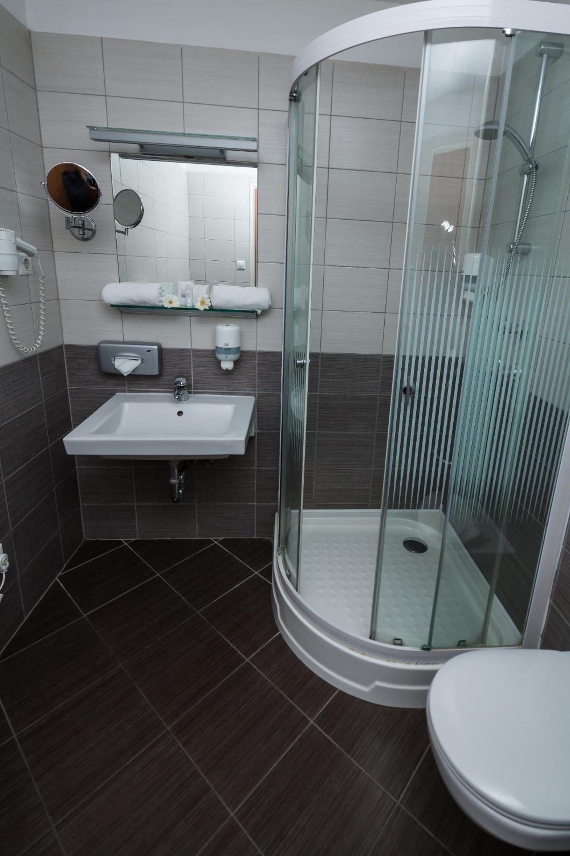 Double Room - Photo 10