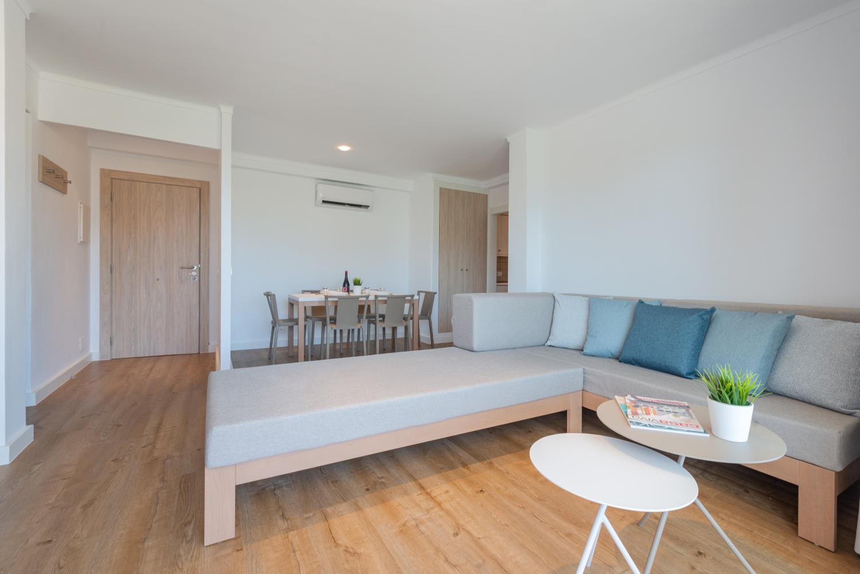 Apartment with Shower