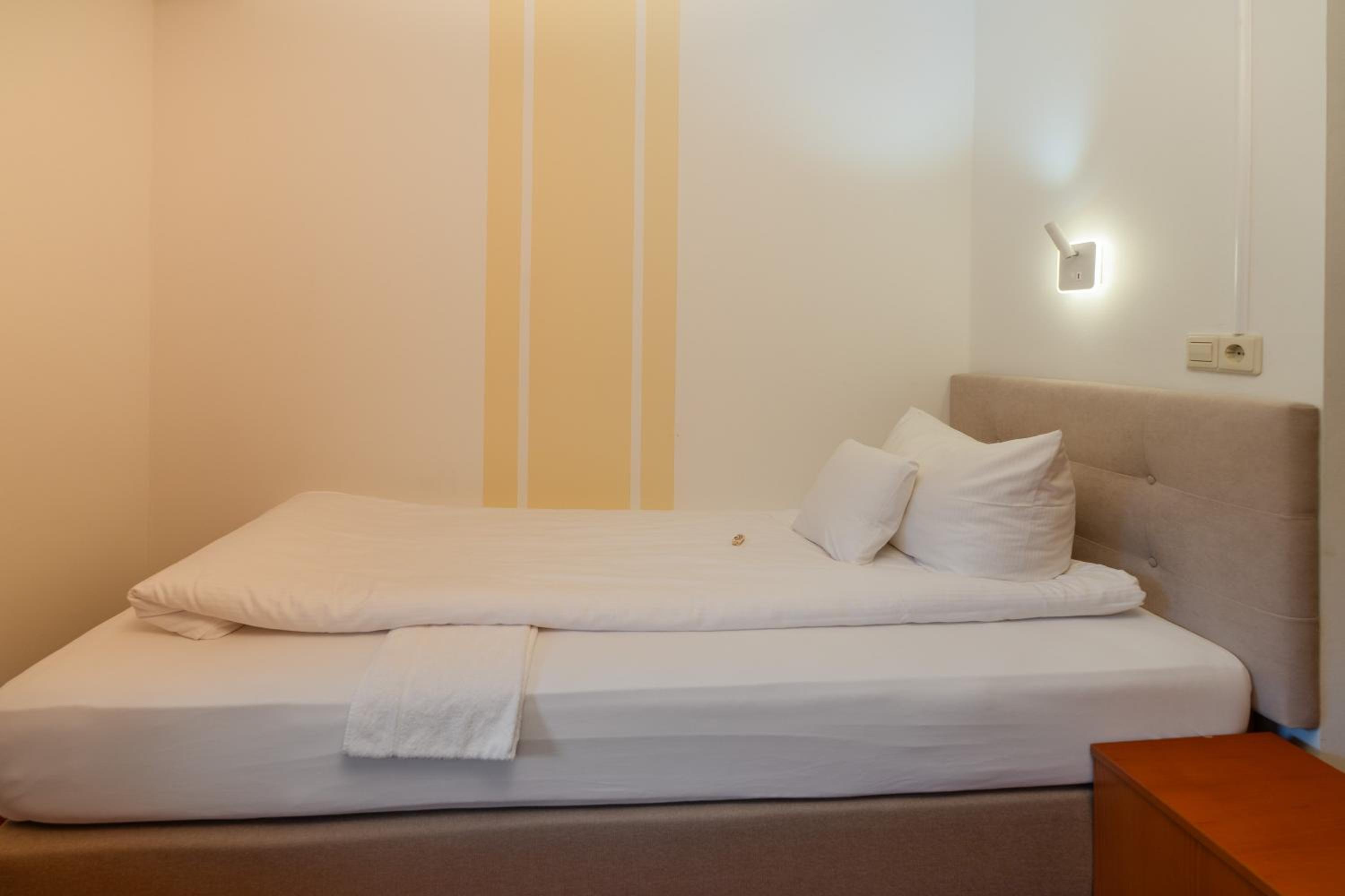 Single Room photo 2