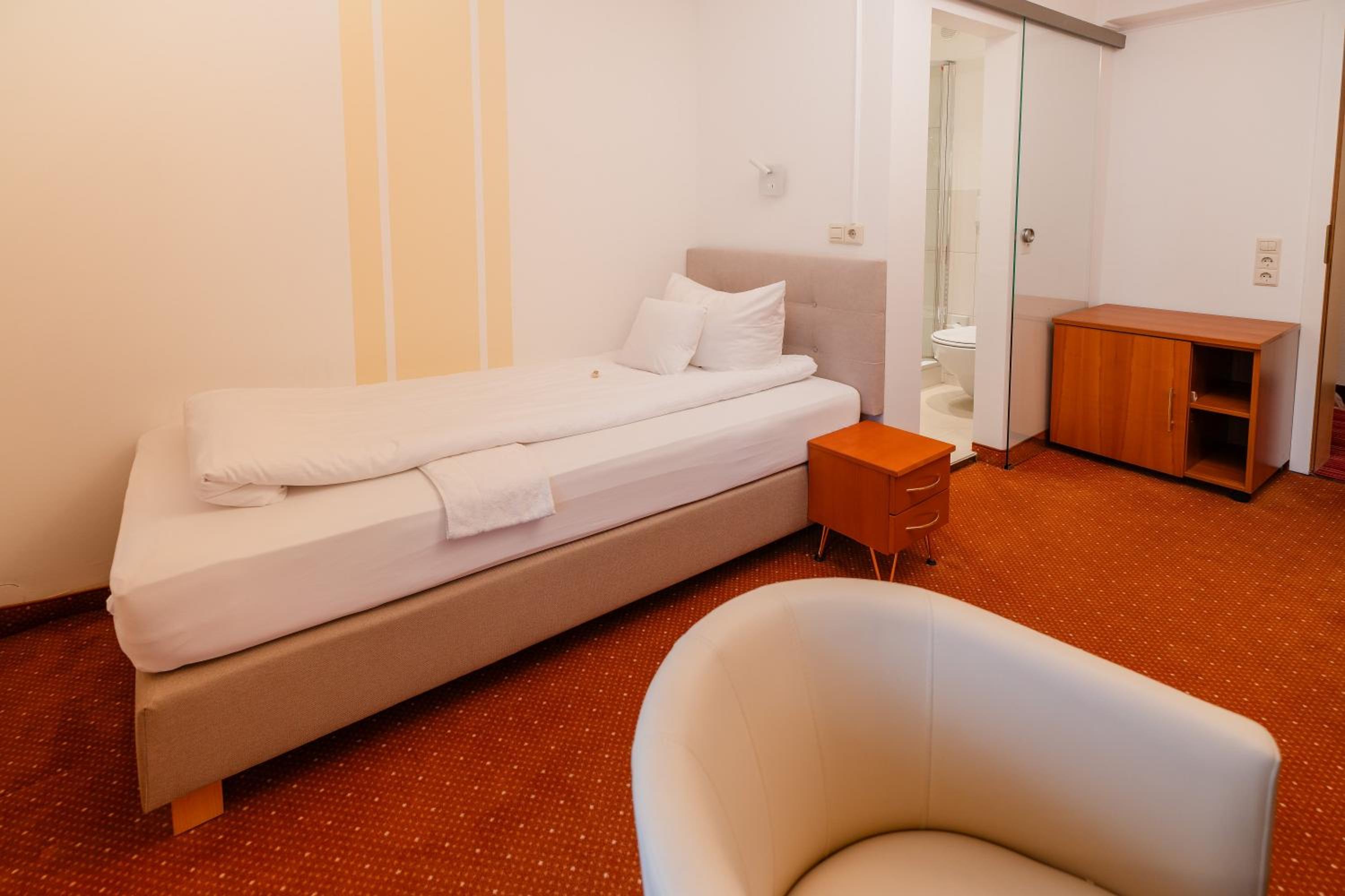 Single Room photo 3