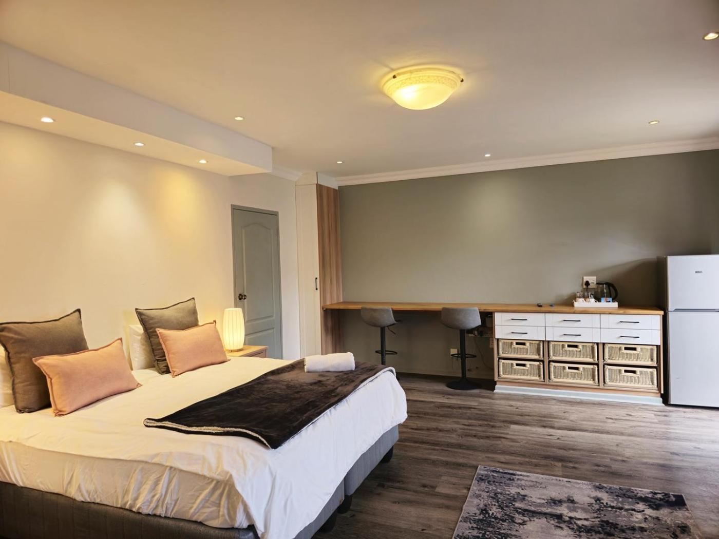 Premium King Room