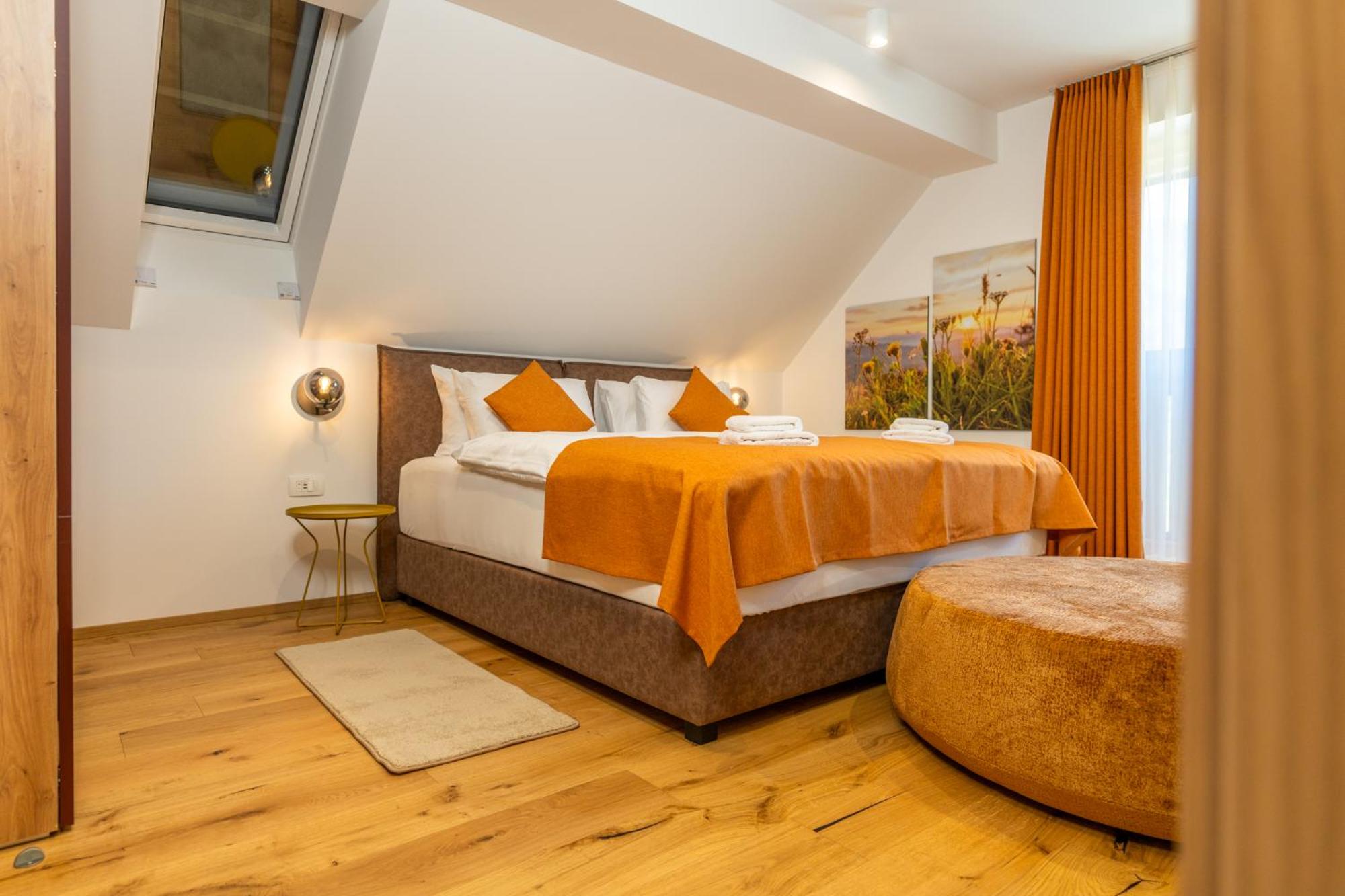 Deluxe Double Room with Bath photo 3