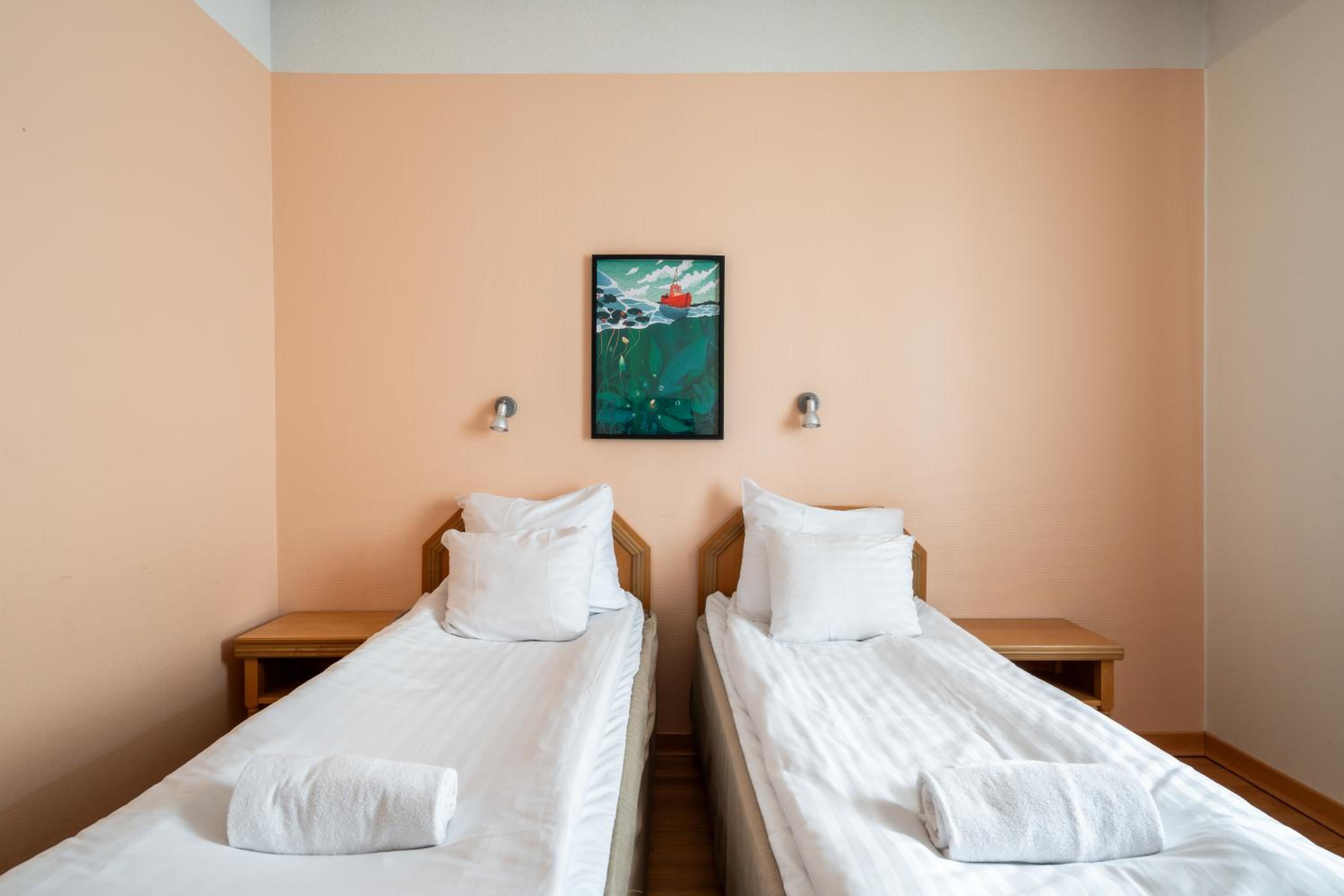 Twin Room - Disability Access photo 1