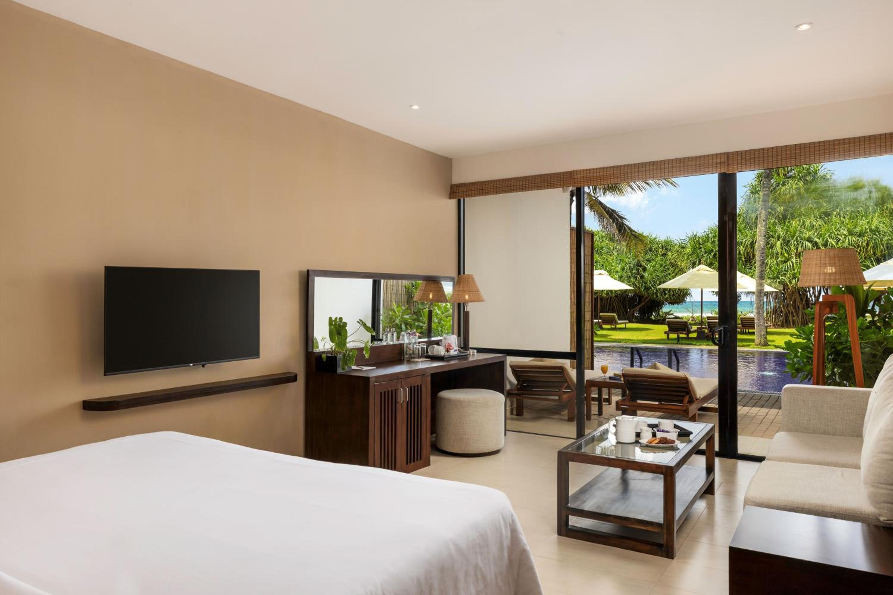 Luxury Sea View room with Direct Pool Access and Terrace - Early check in/Late check out on availability + 10% Discount on Food/Beverages & Balinese Spa