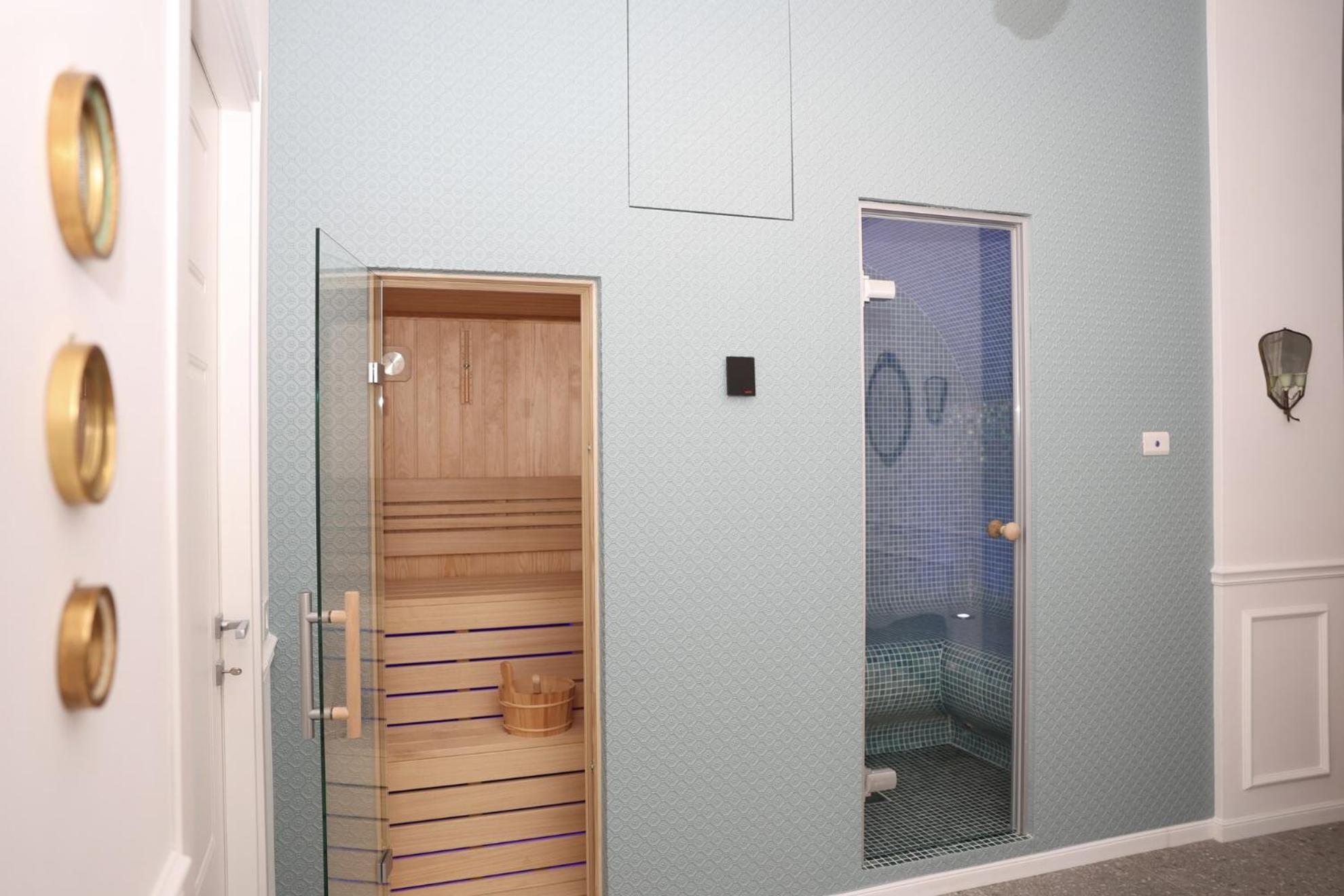 Deluxe Double Room with Bath