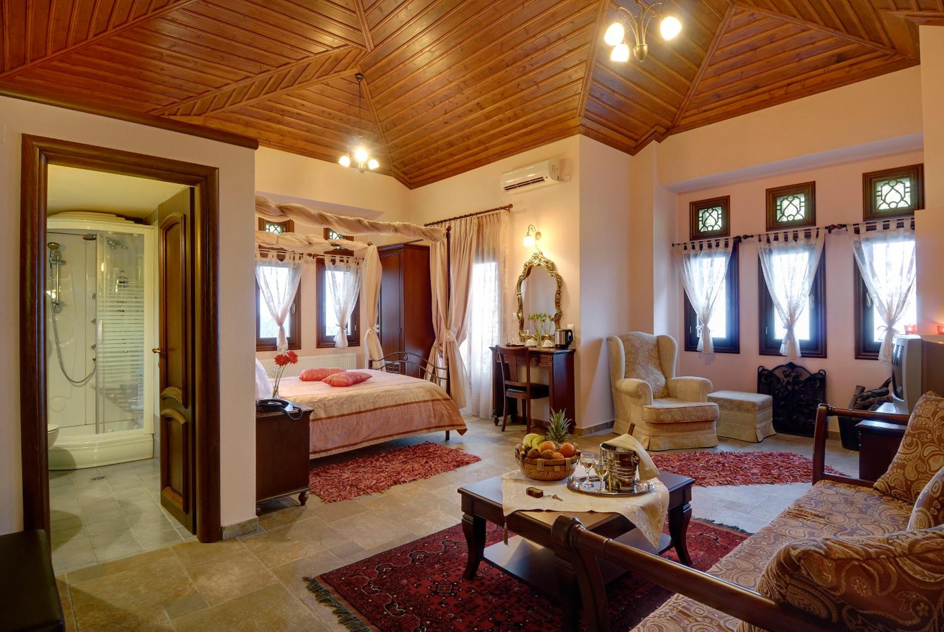 Suite with Panoramic View - Photo 1