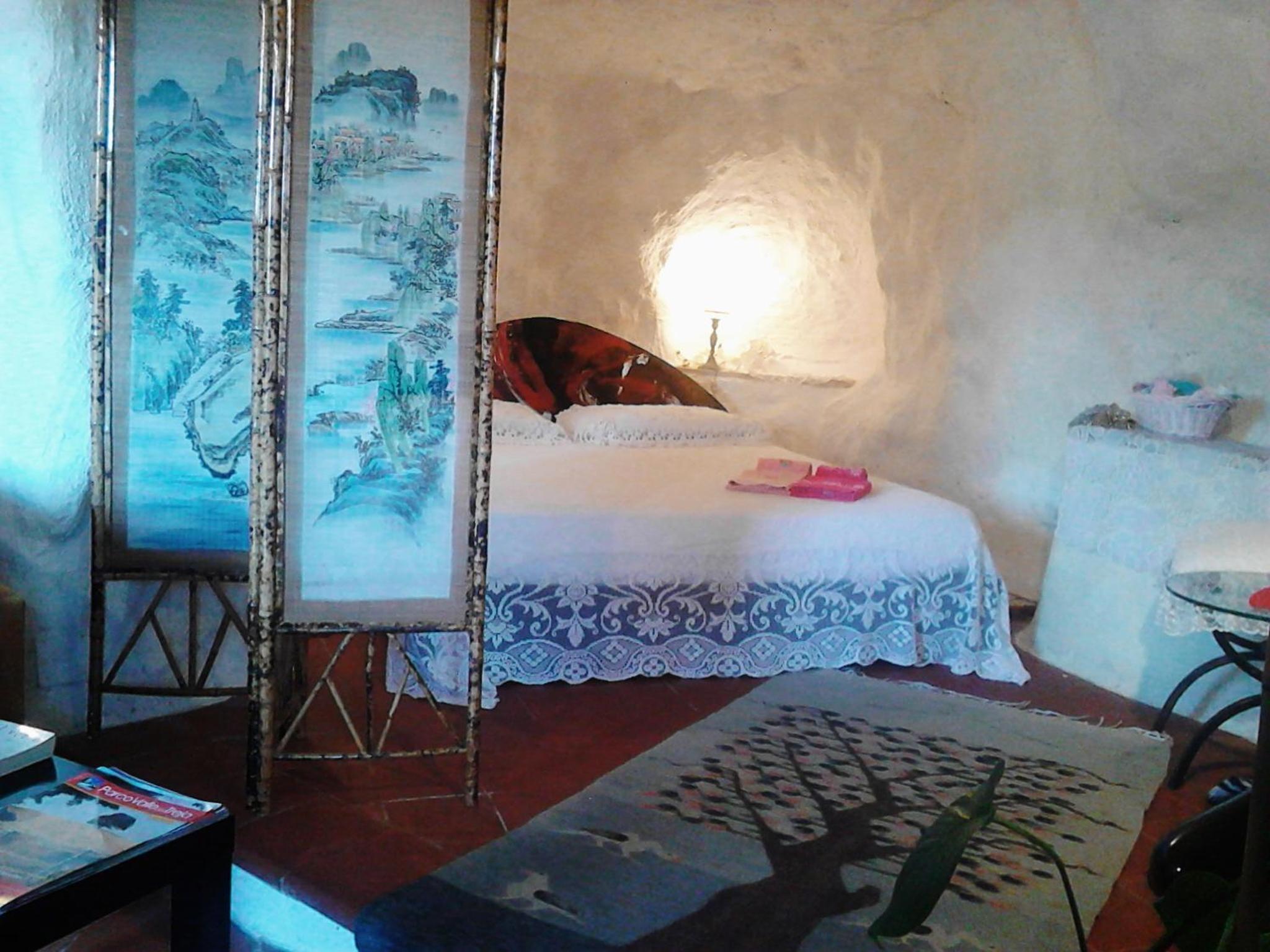 One-Bedroom House - Photo 44