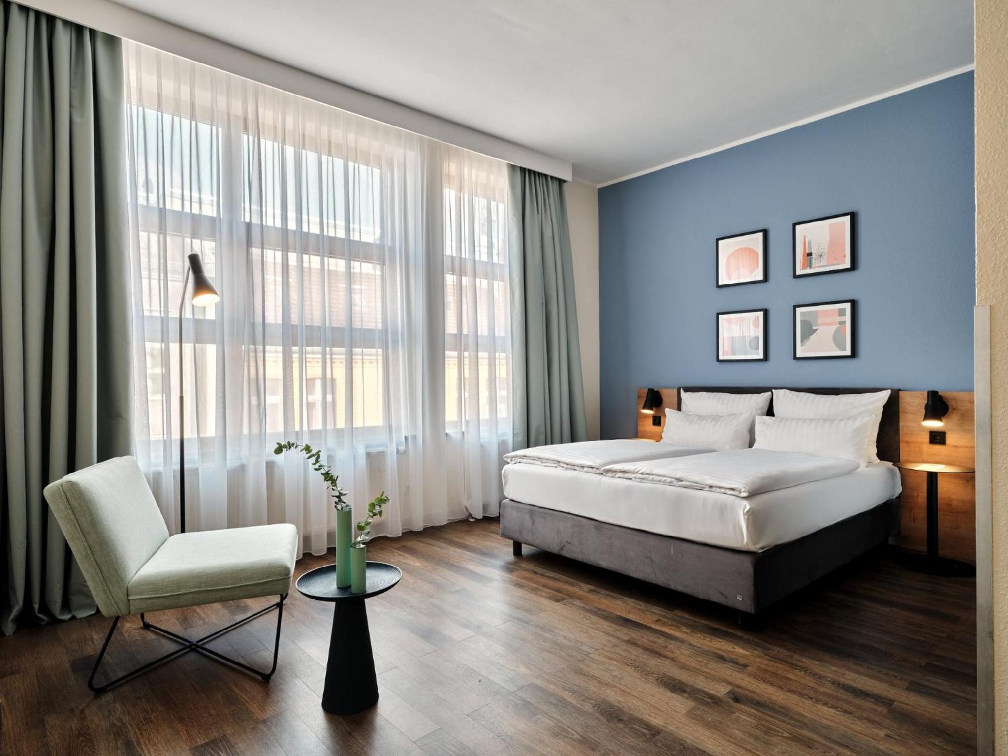 Standard Queen Room