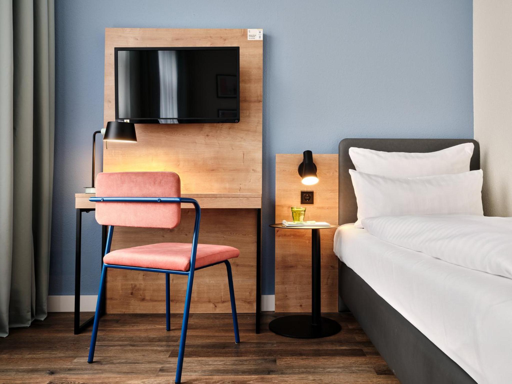 Standard Room with Two Single Beds thumbnail 5