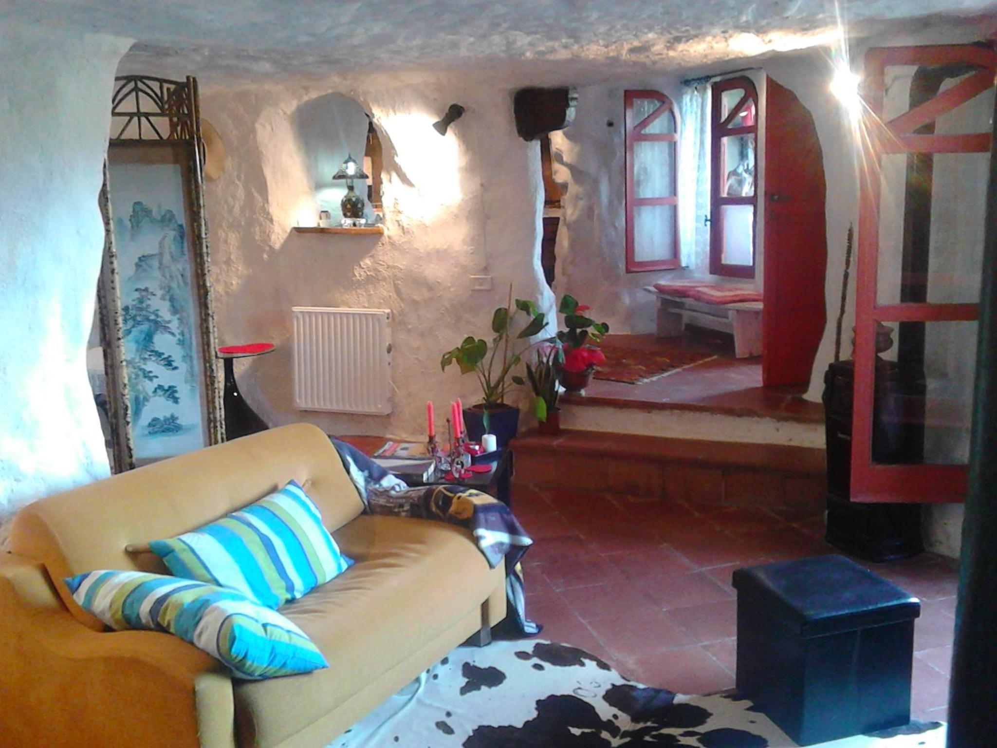 One-Bedroom House - Photo 42