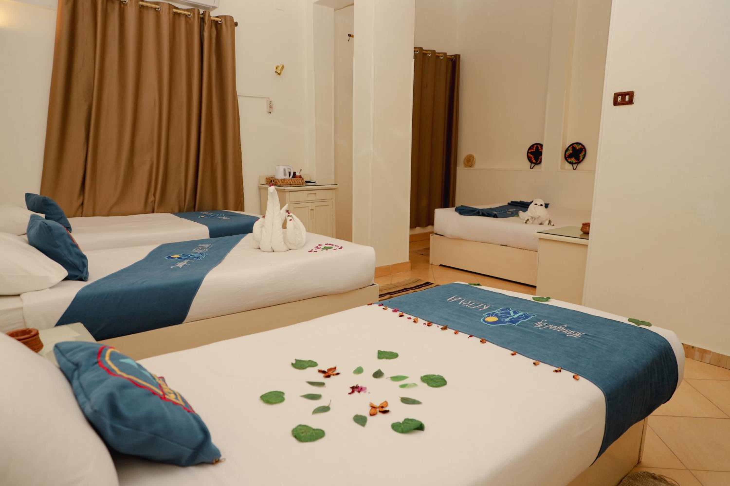 Bed in 4-Bed Male Dormitory Room photo 2