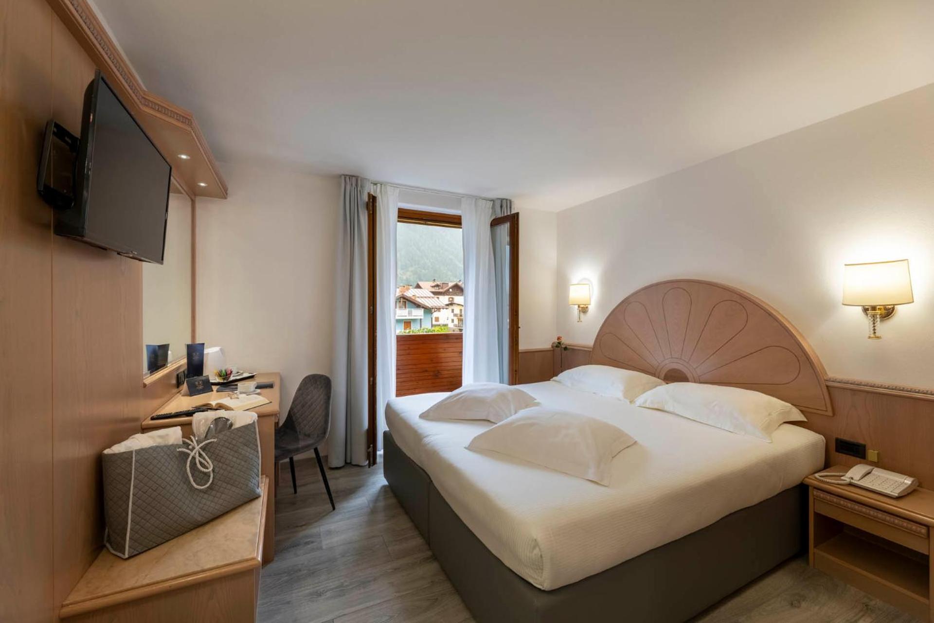 Deluxe Double or Twin Room with Balcony photo 2