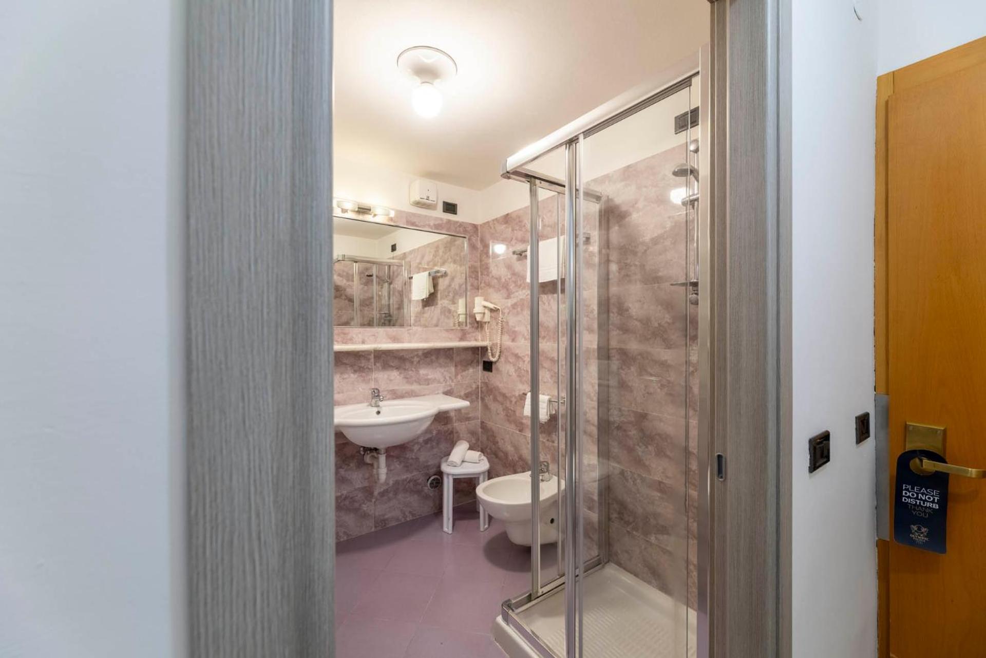 Deluxe Double or Twin Room with Balcony photo 3